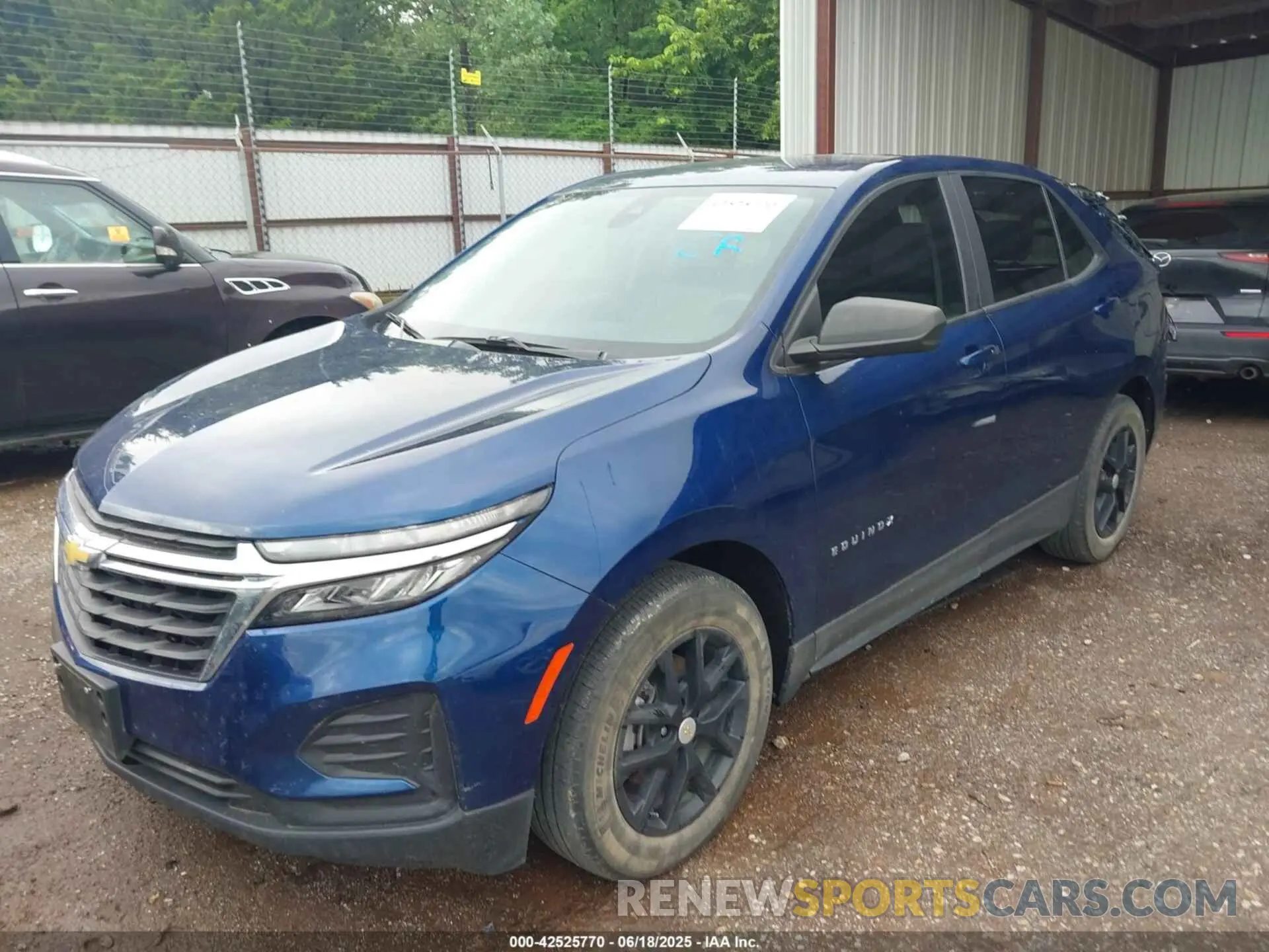 2 Photograph of a damaged car 3GNAXHEV4NS207341 CHEVROLET EQUINOX 2022