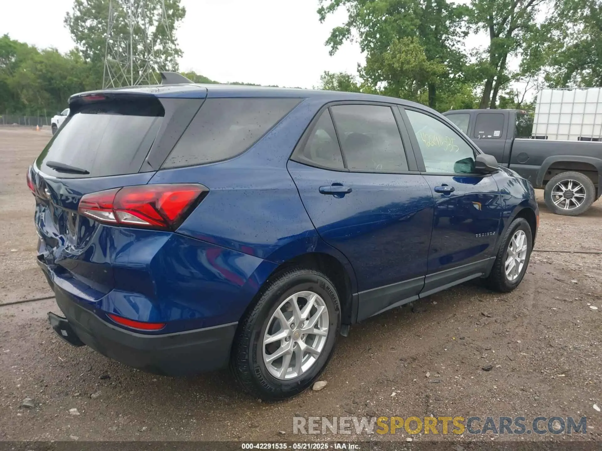 4 Photograph of a damaged car 3GNAXHEV4NS226939 CHEVROLET EQUINOX 2022