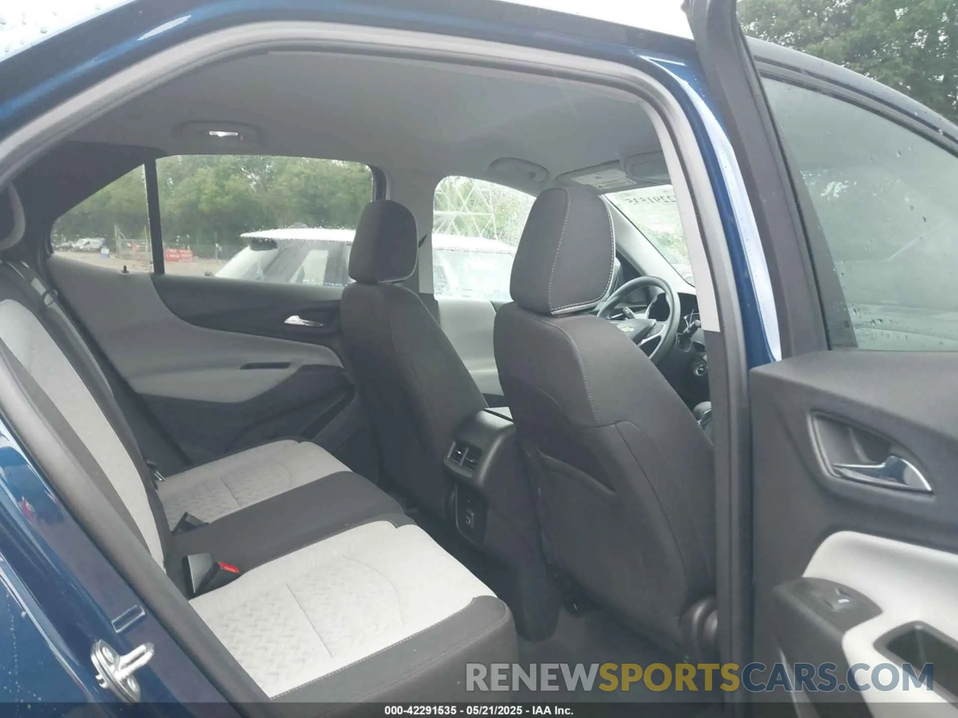 8 Photograph of a damaged car 3GNAXHEV4NS226939 CHEVROLET EQUINOX 2022