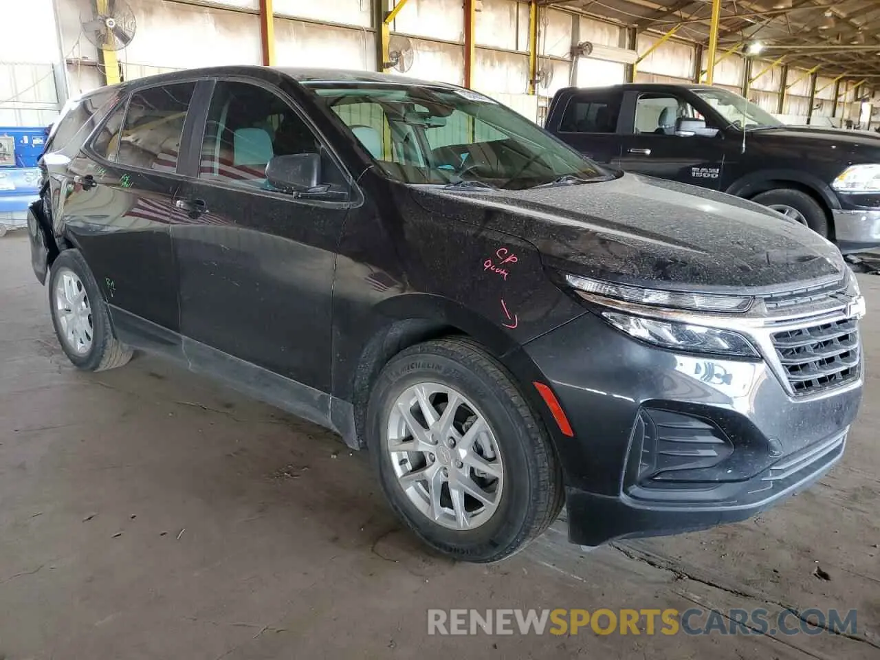 4 Photograph of a damaged car 3GNAXHEV5NS156870 CHEVROLET EQUINOX 2022