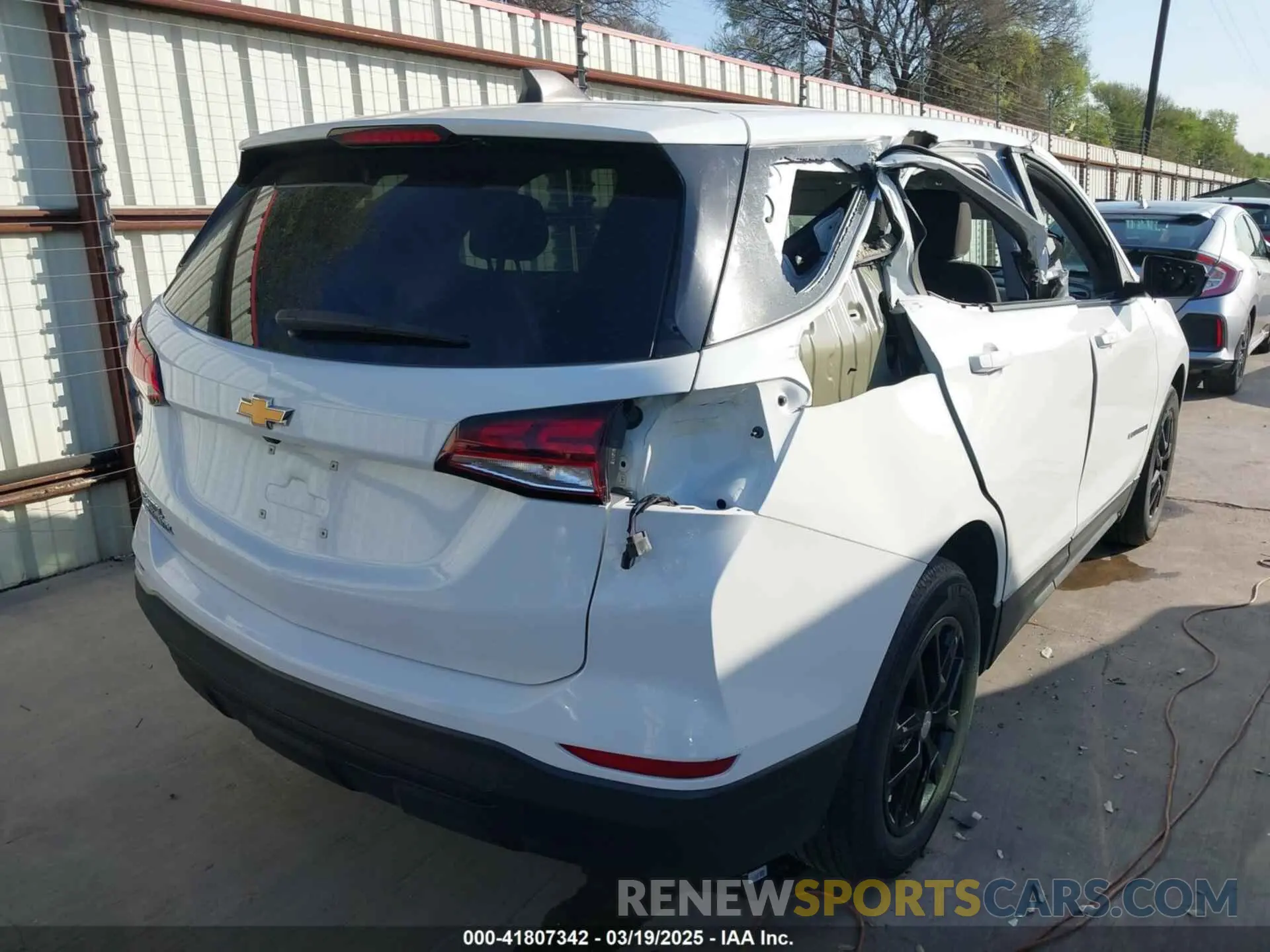 4 Photograph of a damaged car 3GNAXHEV7NS107864 CHEVROLET EQUINOX 2022