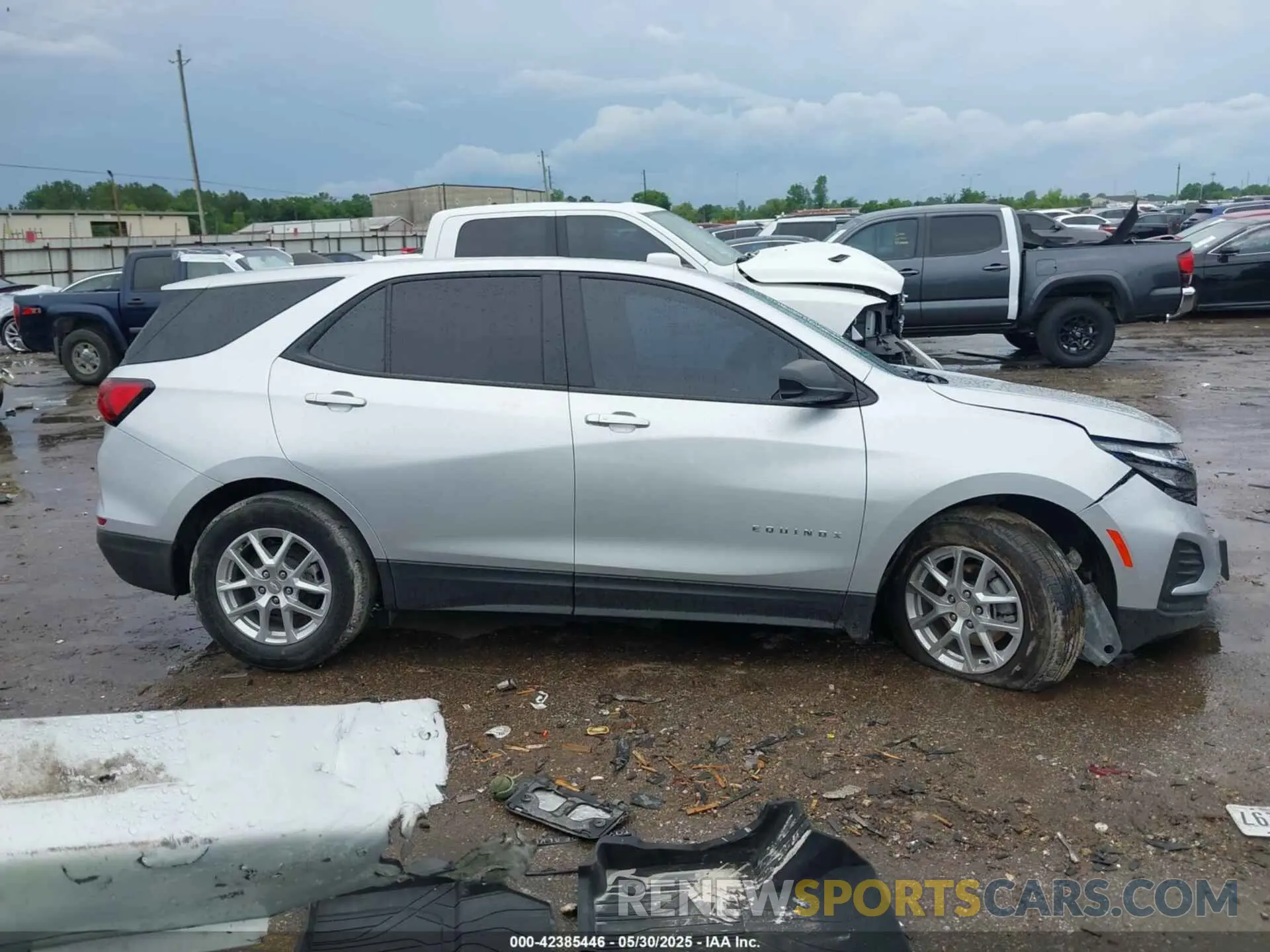 13 Photograph of a damaged car 3GNAXHEV7NS161441 CHEVROLET EQUINOX 2022