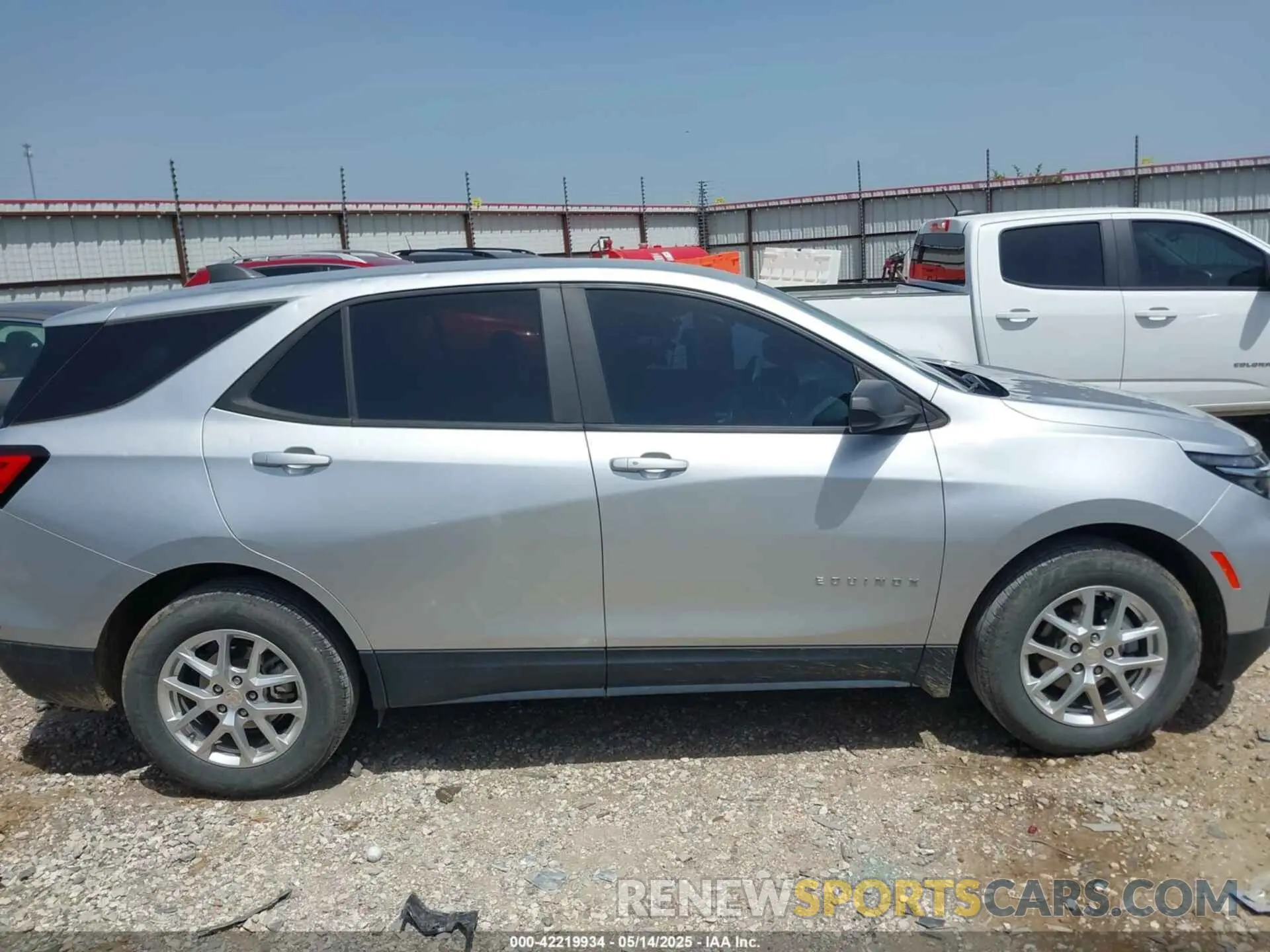 13 Photograph of a damaged car 3GNAXHEV7NS165098 CHEVROLET EQUINOX 2022