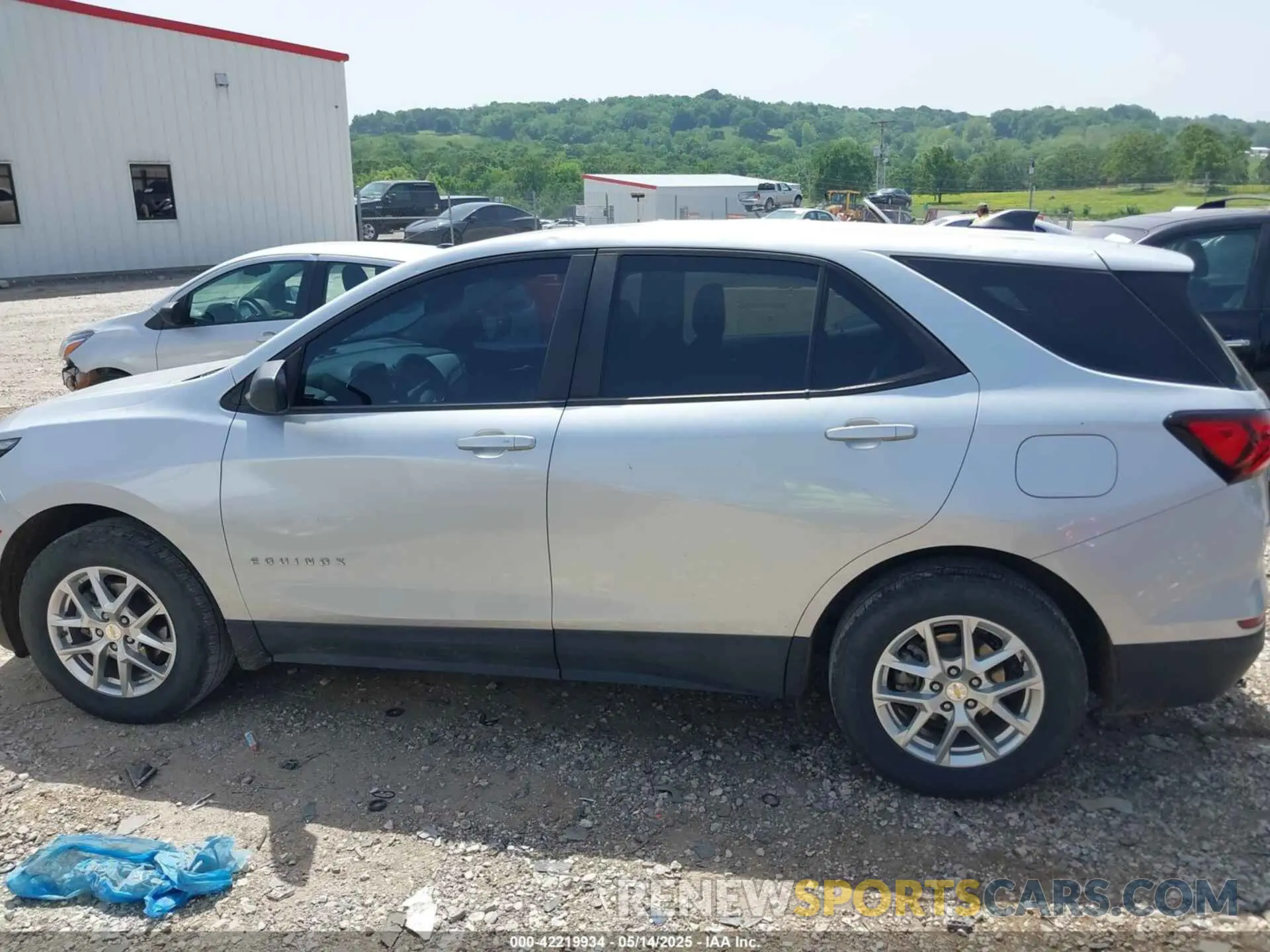 14 Photograph of a damaged car 3GNAXHEV7NS165098 CHEVROLET EQUINOX 2022