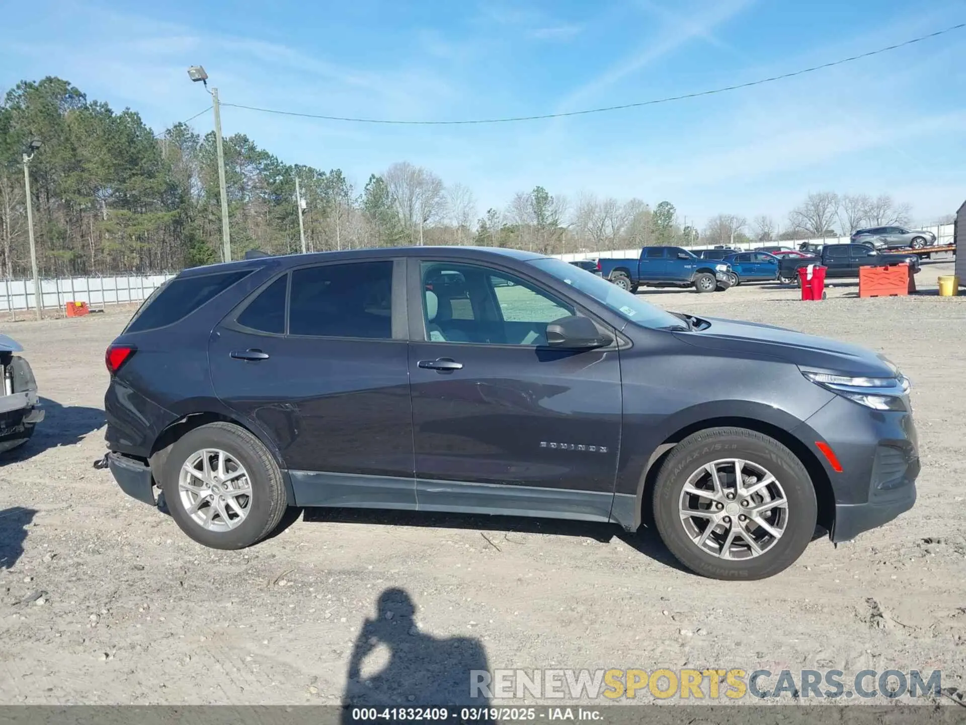 14 Photograph of a damaged car 3GNAXHEV7NS174173 CHEVROLET EQUINOX 2022