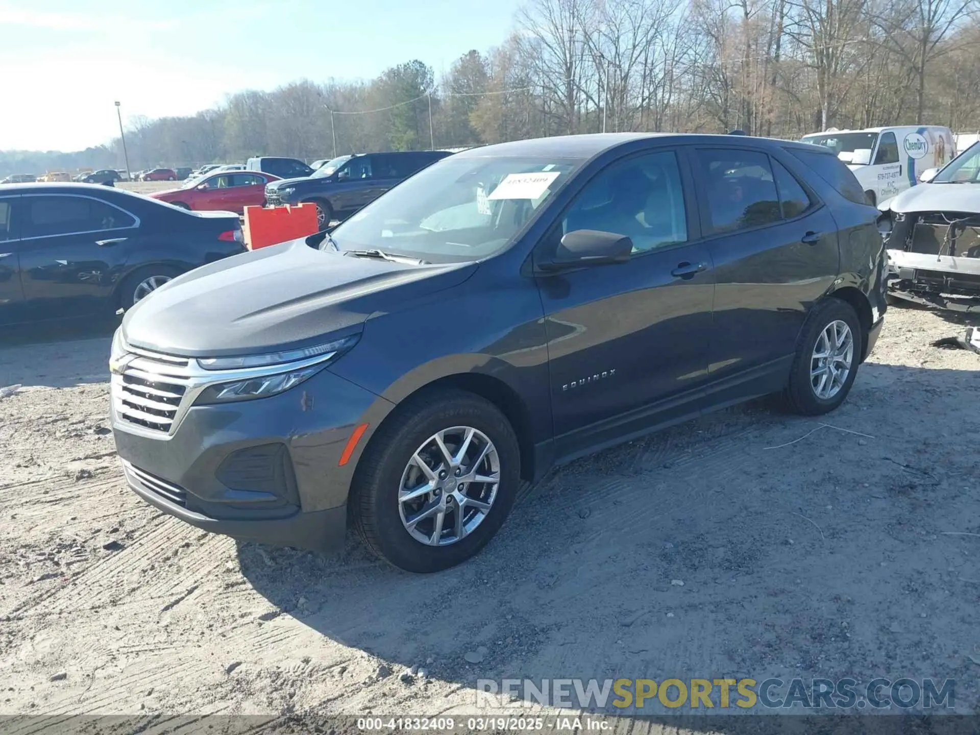2 Photograph of a damaged car 3GNAXHEV7NS174173 CHEVROLET EQUINOX 2022