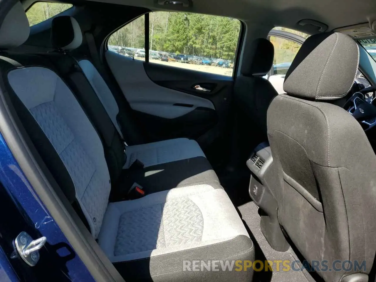 11 Photograph of a damaged car 3GNAXHEV8NS154143 CHEVROLET EQUINOX 2022