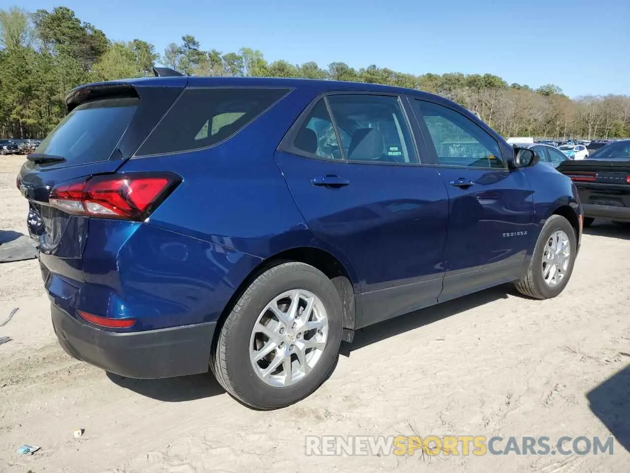 3 Photograph of a damaged car 3GNAXHEV8NS154143 CHEVROLET EQUINOX 2022