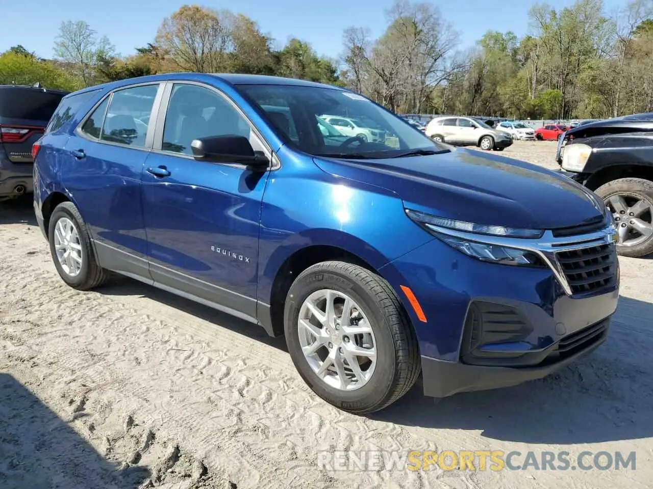 4 Photograph of a damaged car 3GNAXHEV8NS154143 CHEVROLET EQUINOX 2022