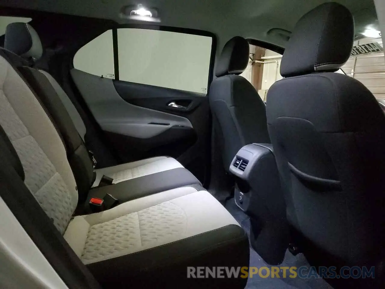 10 Photograph of a damaged car 3GNAXHEV9NS147296 CHEVROLET EQUINOX 2022