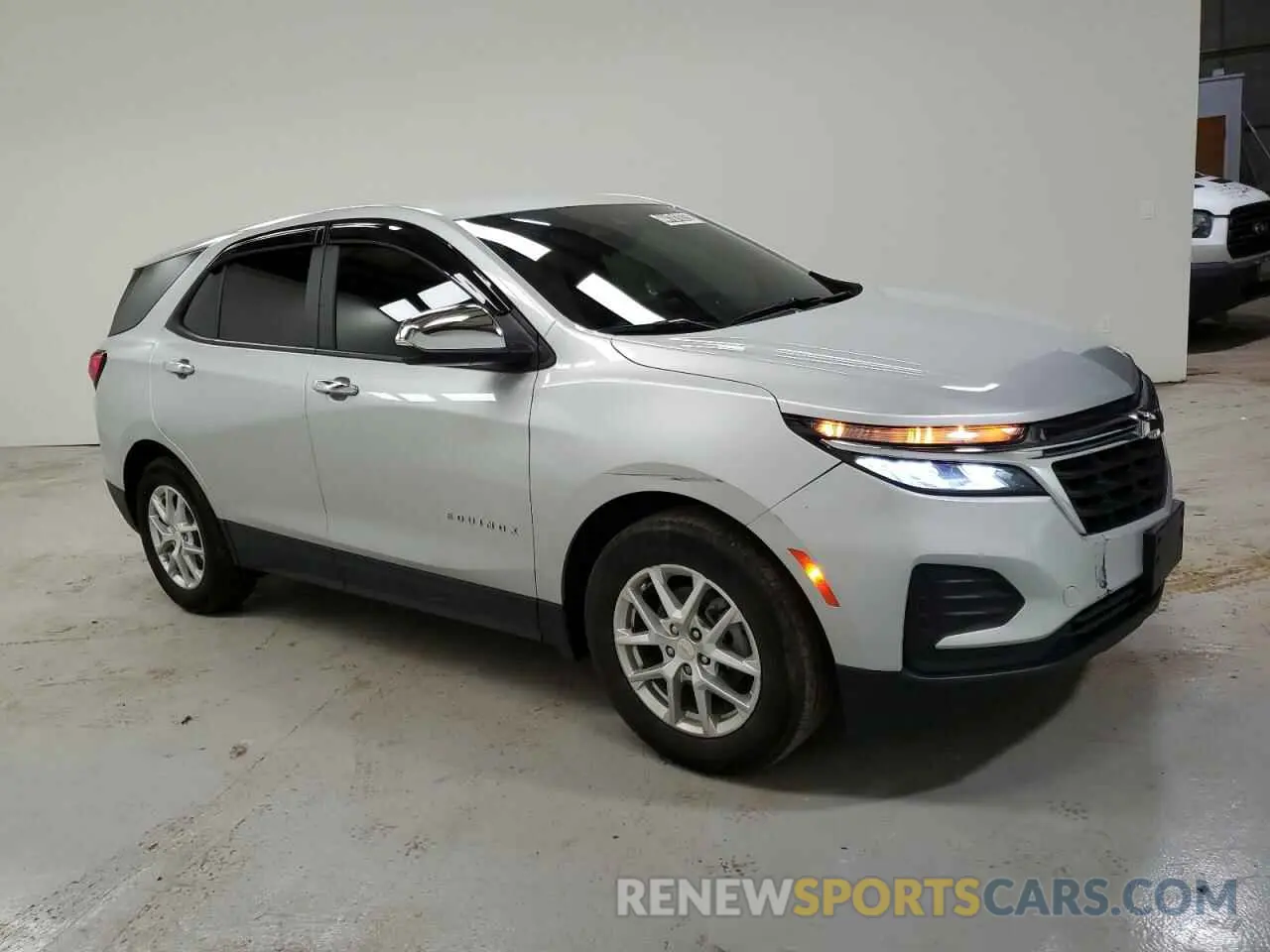 4 Photograph of a damaged car 3GNAXHEV9NS147296 CHEVROLET EQUINOX 2022