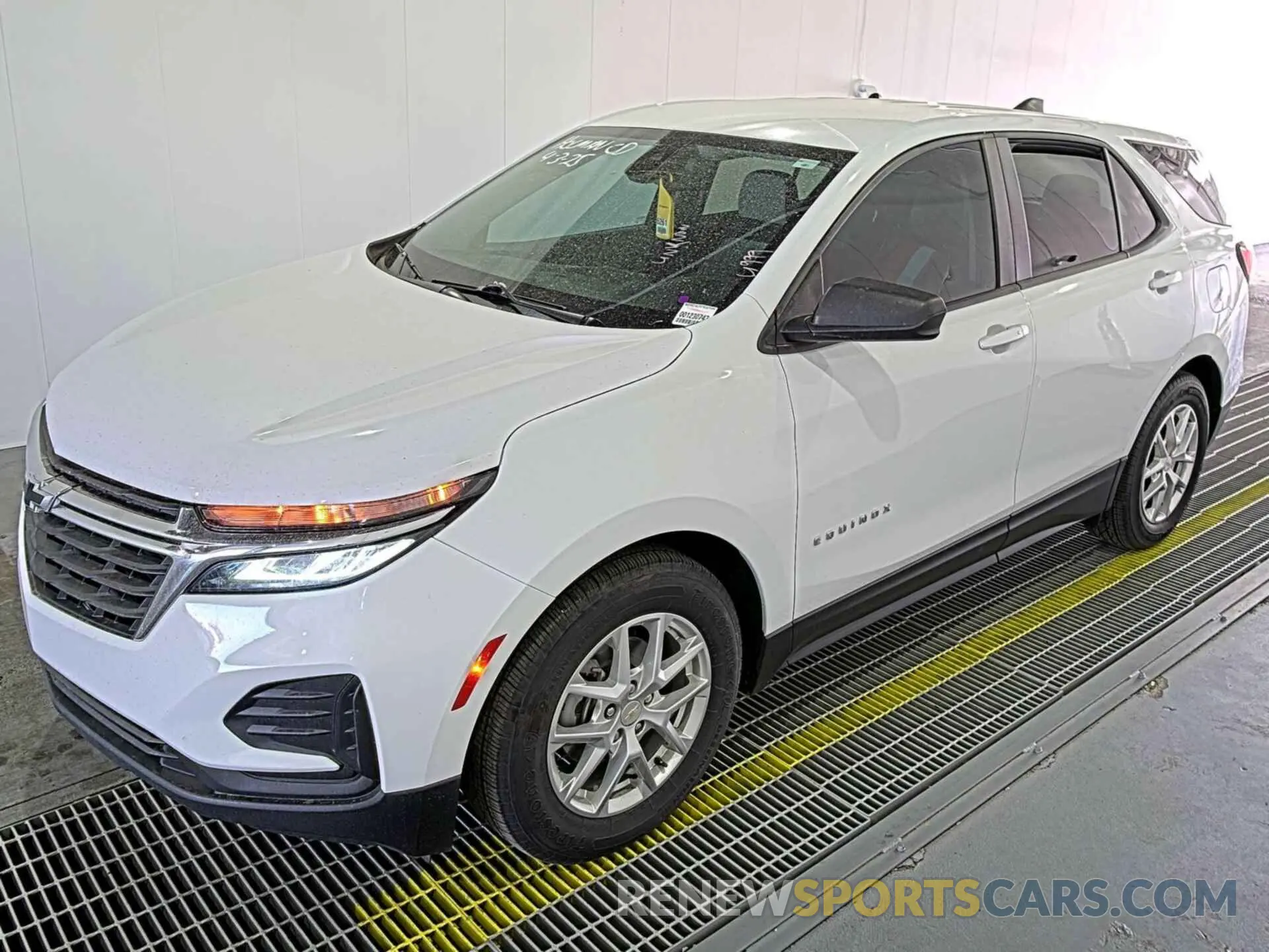 6 Photograph of a damaged car 3GNAXHEV9NS155558 CHEVROLET EQUINOX 2022