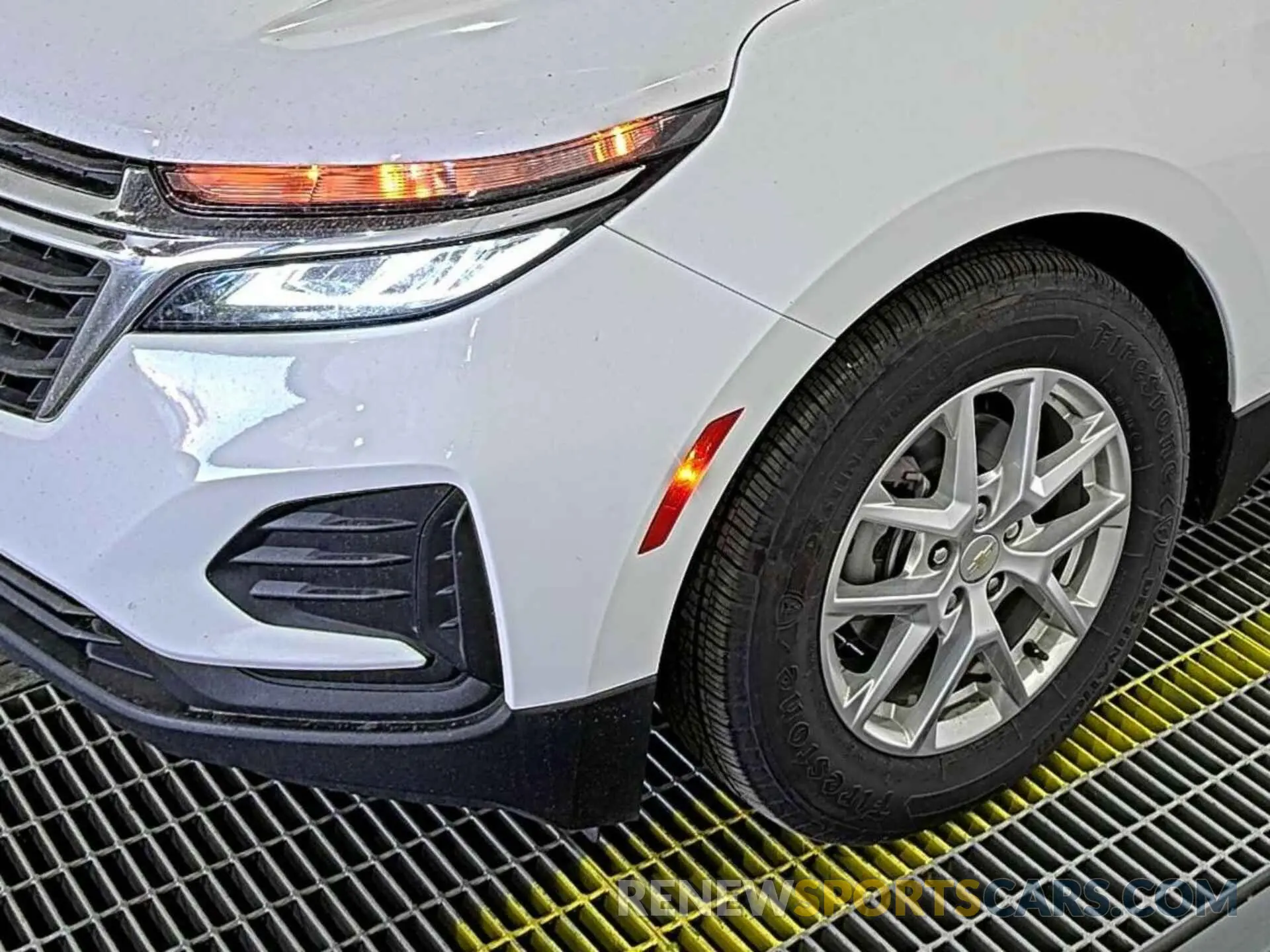 9 Photograph of a damaged car 3GNAXHEV9NS155558 CHEVROLET EQUINOX 2022