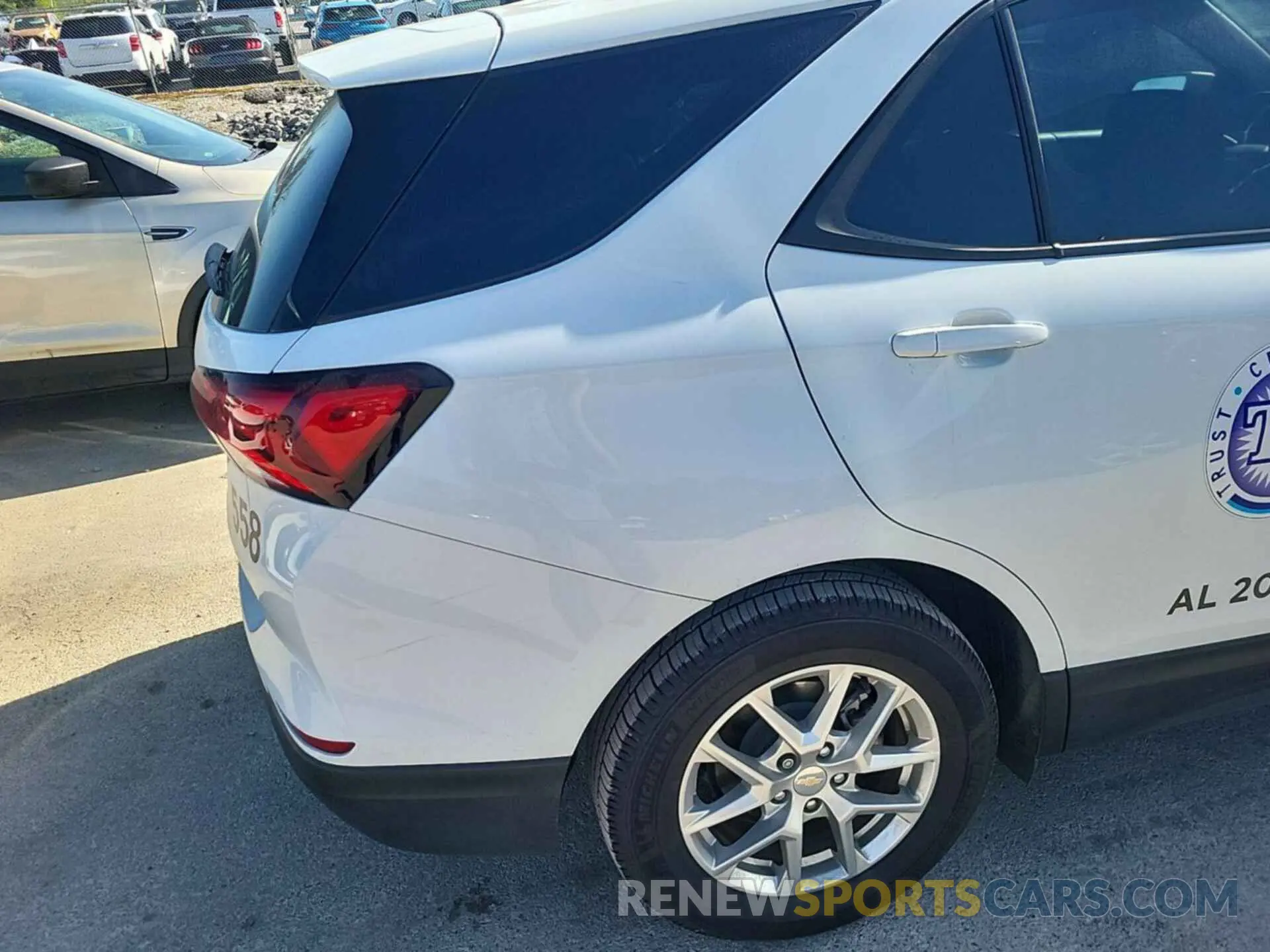 2 Photograph of a damaged car 3GNAXHEV9NS177074 CHEVROLET EQUINOX 2022