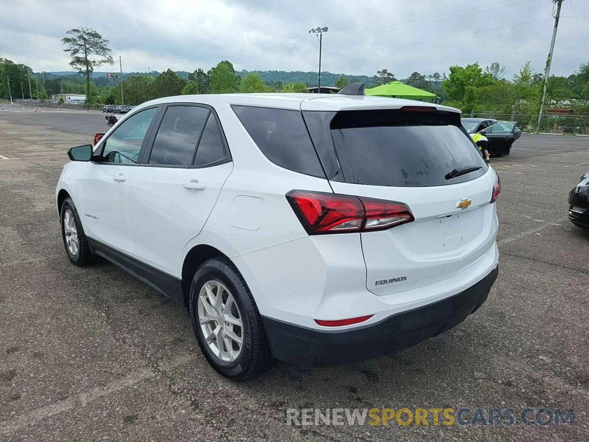 33 Photograph of a damaged car 3GNAXHEV9NS177074 CHEVROLET EQUINOX 2022