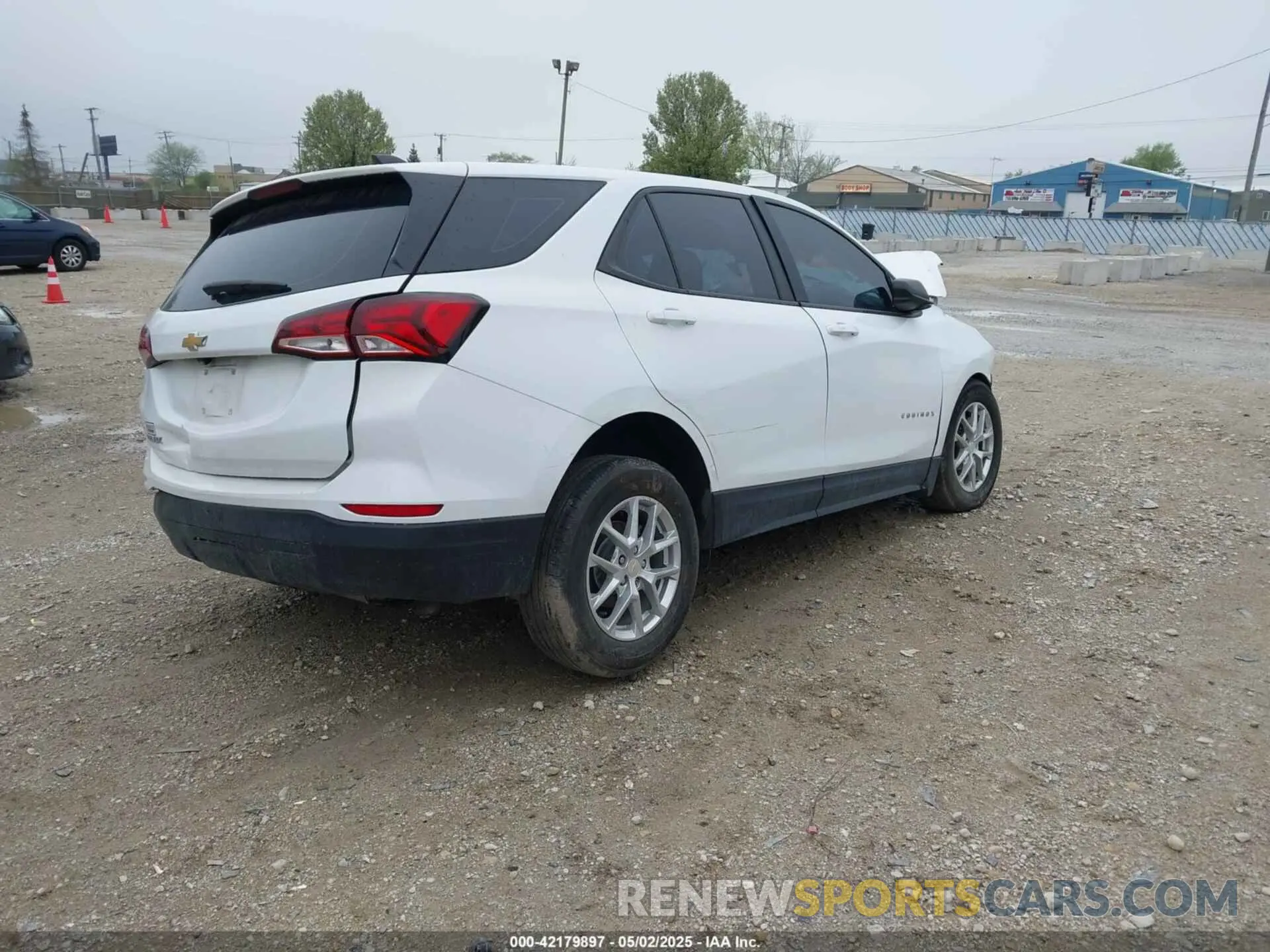 4 Photograph of a damaged car 3GNAXHEV9NS213412 CHEVROLET EQUINOX 2022