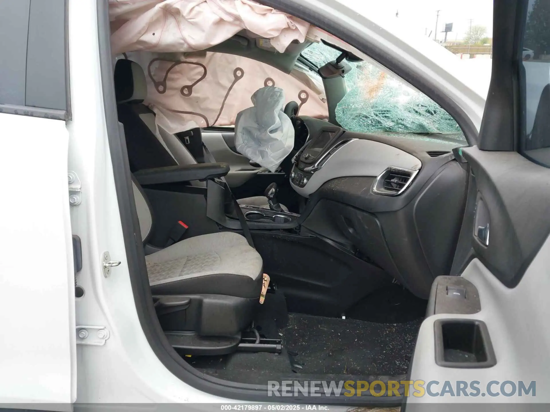 5 Photograph of a damaged car 3GNAXHEV9NS213412 CHEVROLET EQUINOX 2022