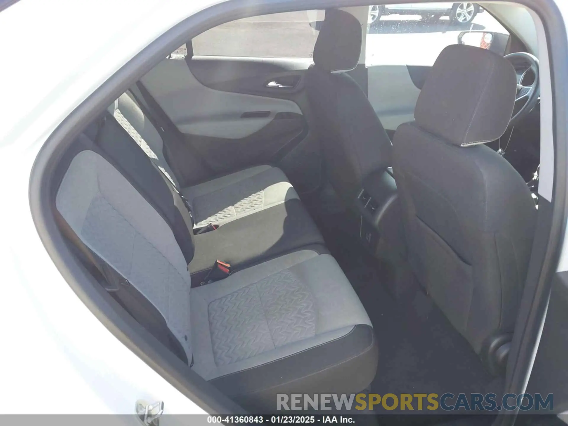 8 Photograph of a damaged car 3GNAXHEV9NS234664 CHEVROLET EQUINOX 2022