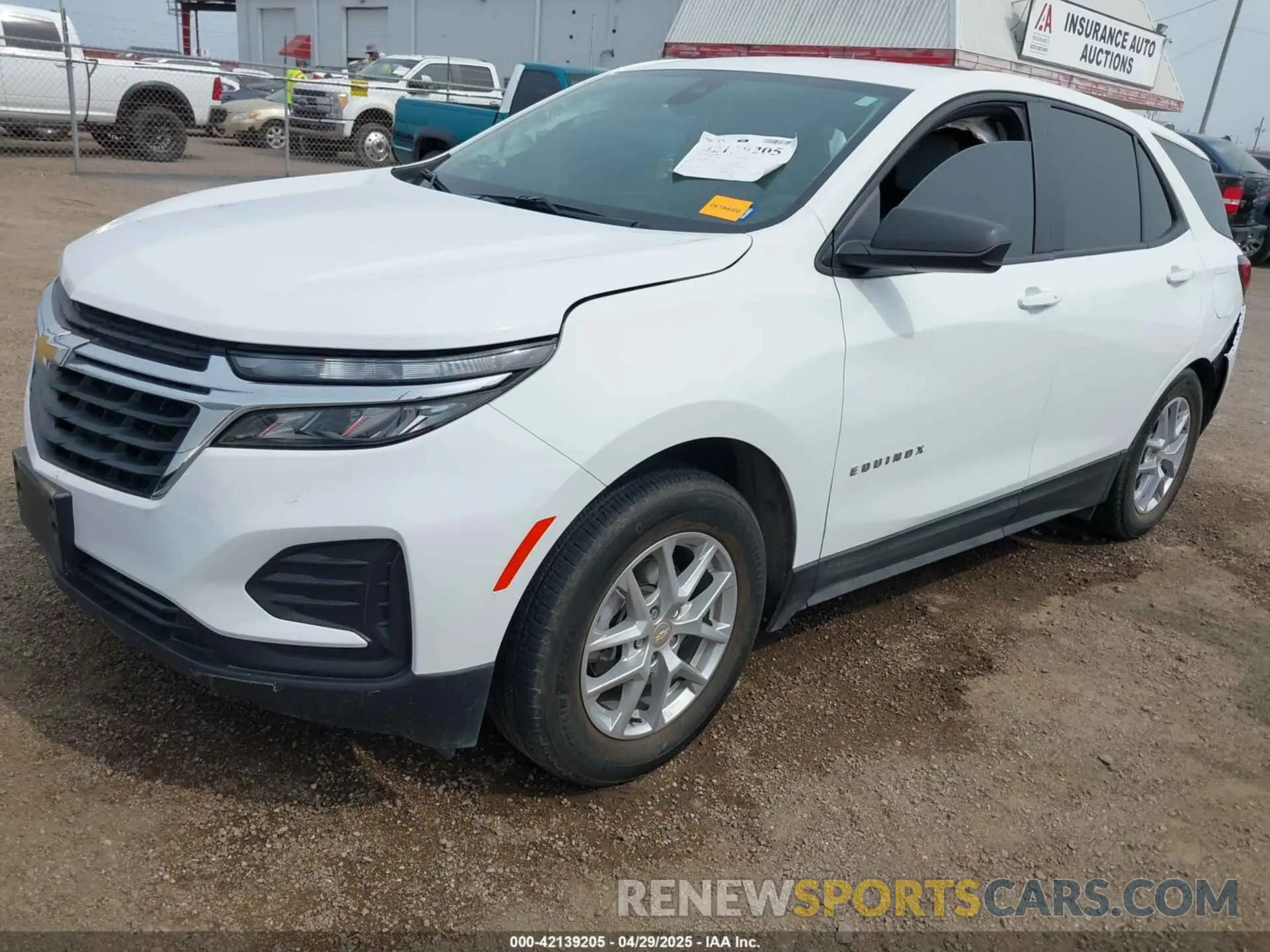 2 Photograph of a damaged car 3GNAXHEV9NS242439 CHEVROLET EQUINOX 2022