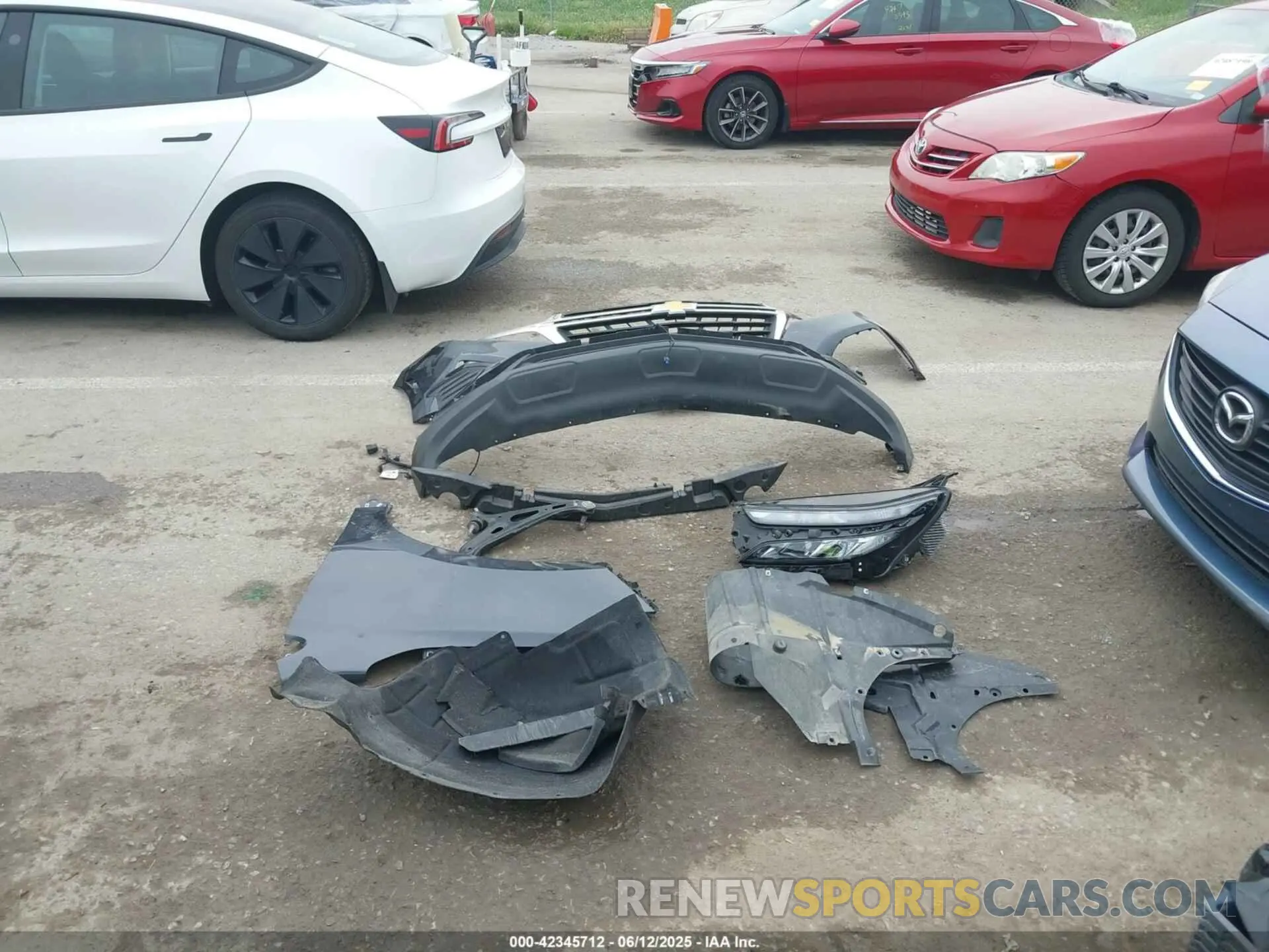 11 Photograph of a damaged car 3GNAXHEVXNS235323 CHEVROLET EQUINOX 2022
