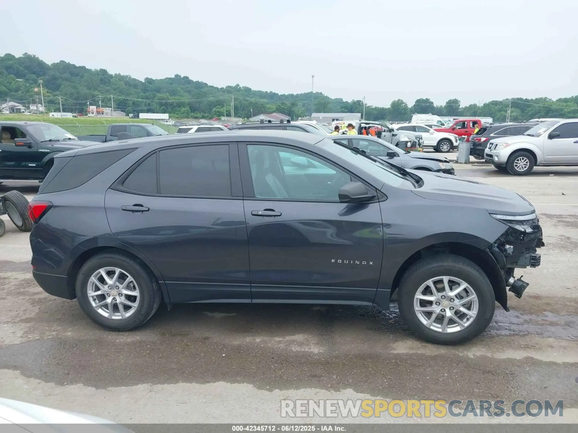 13 Photograph of a damaged car 3GNAXHEVXNS235323 CHEVROLET EQUINOX 2022