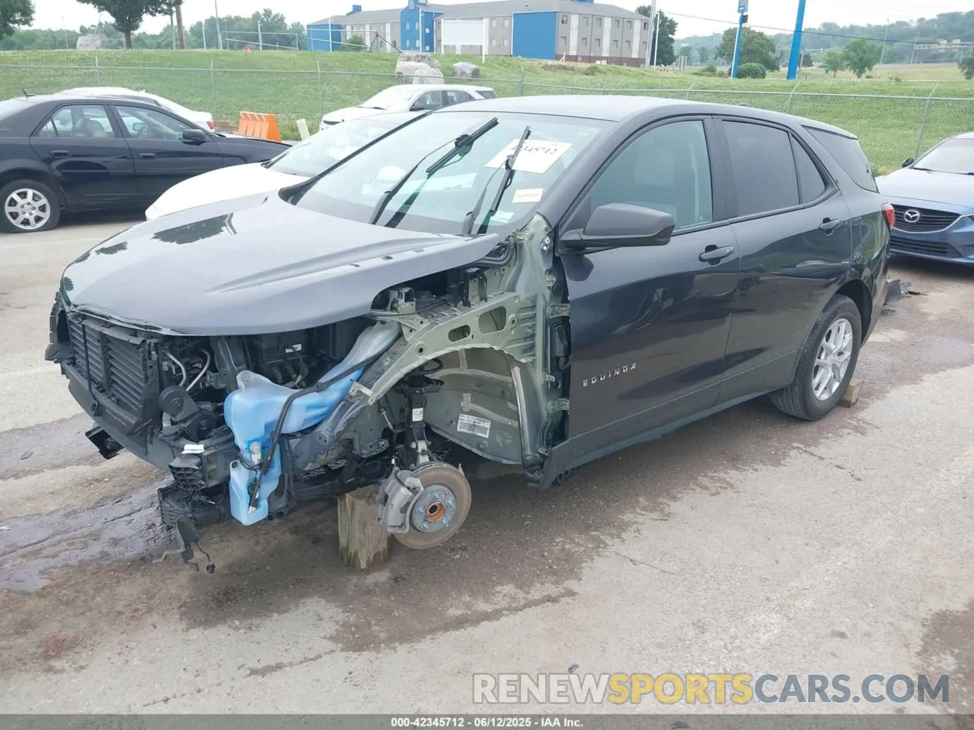 2 Photograph of a damaged car 3GNAXHEVXNS235323 CHEVROLET EQUINOX 2022