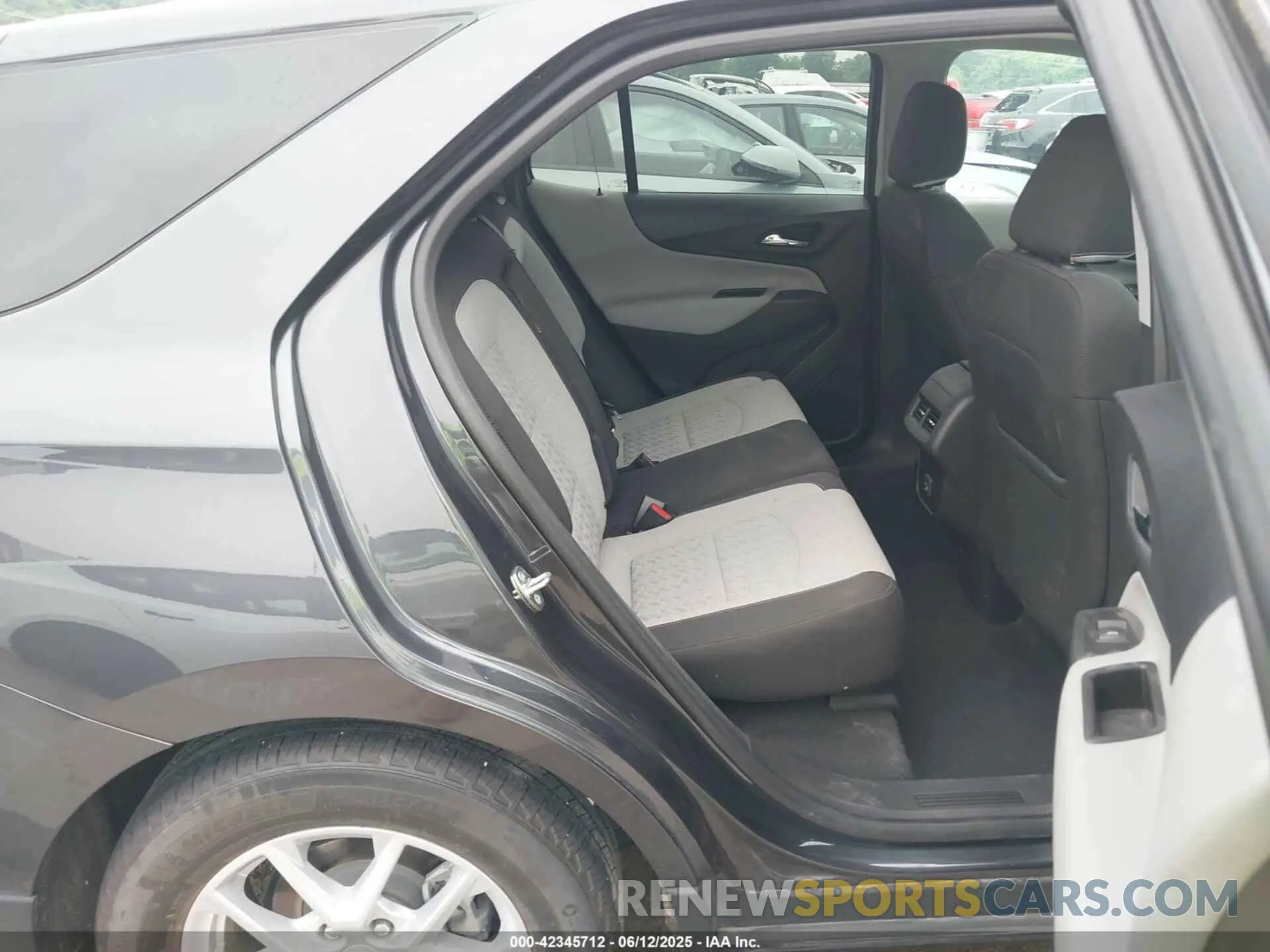 8 Photograph of a damaged car 3GNAXHEVXNS235323 CHEVROLET EQUINOX 2022