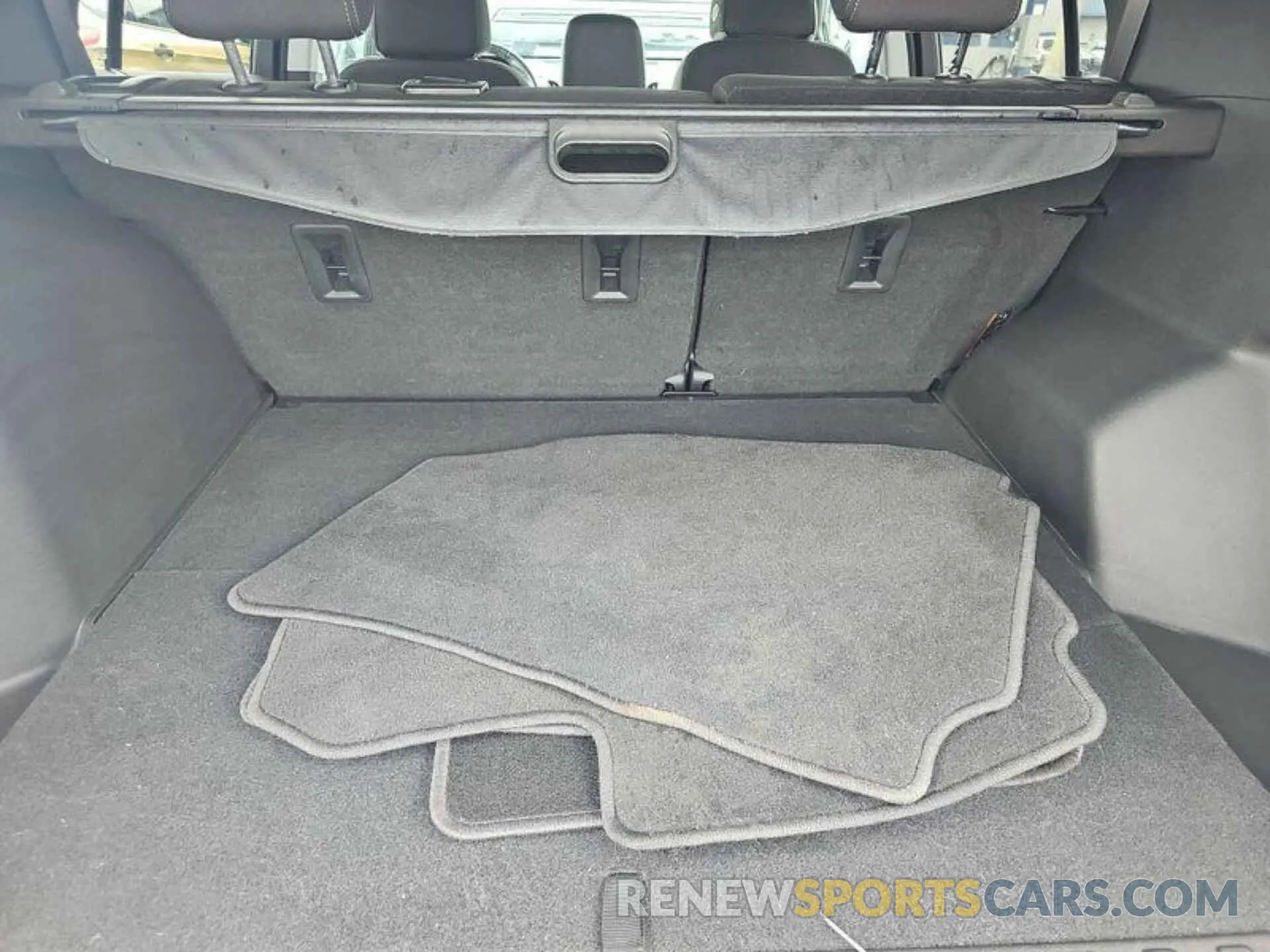 11 Photograph of a damaged car 3GNAXJEV0NL142747 CHEVROLET EQUINOX 2022