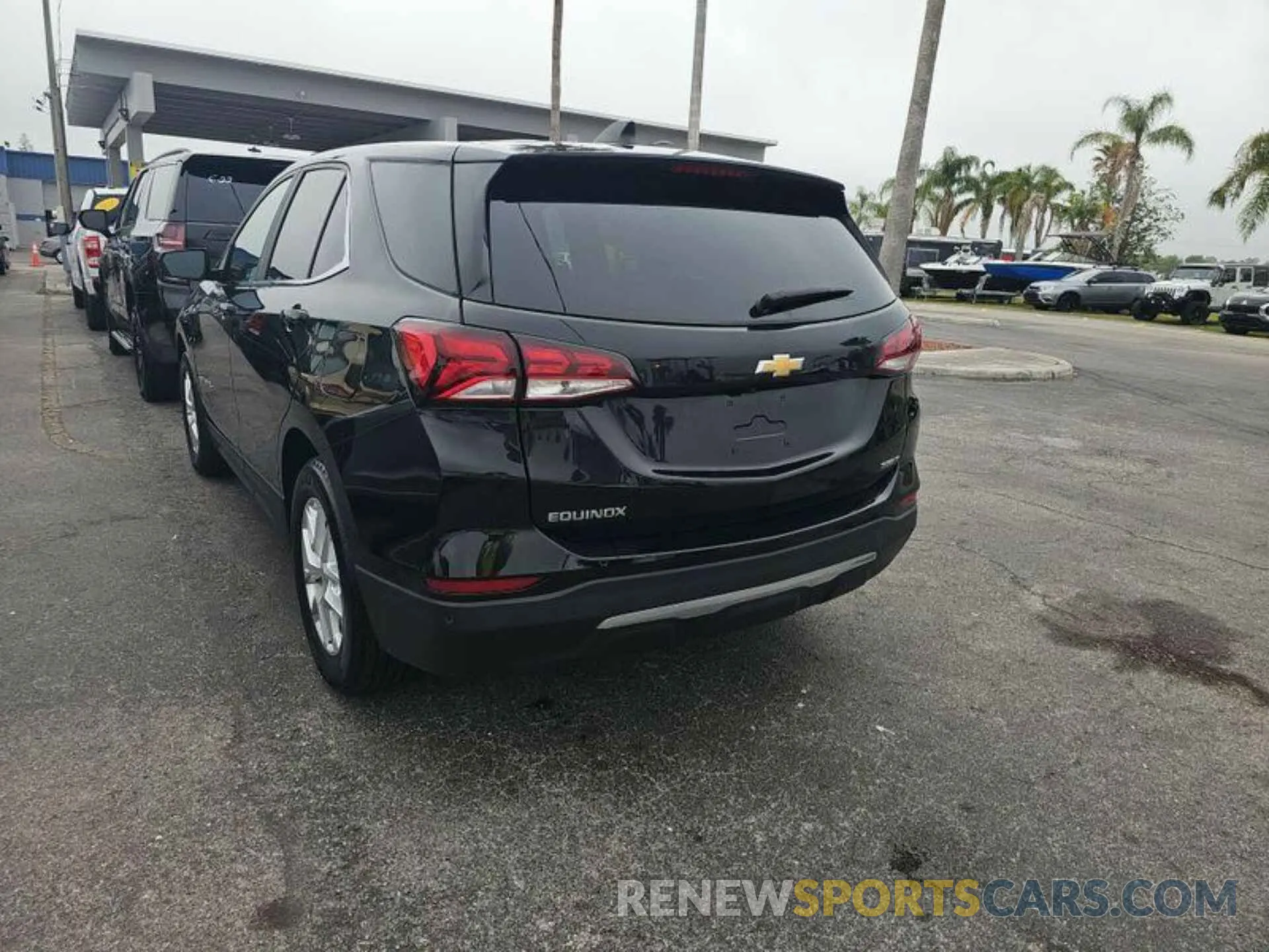 17 Photograph of a damaged car 3GNAXJEV0NL142747 CHEVROLET EQUINOX 2022
