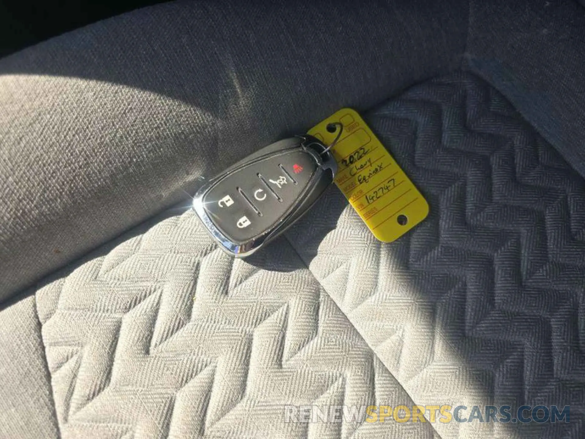 3 Photograph of a damaged car 3GNAXJEV0NL142747 CHEVROLET EQUINOX 2022
