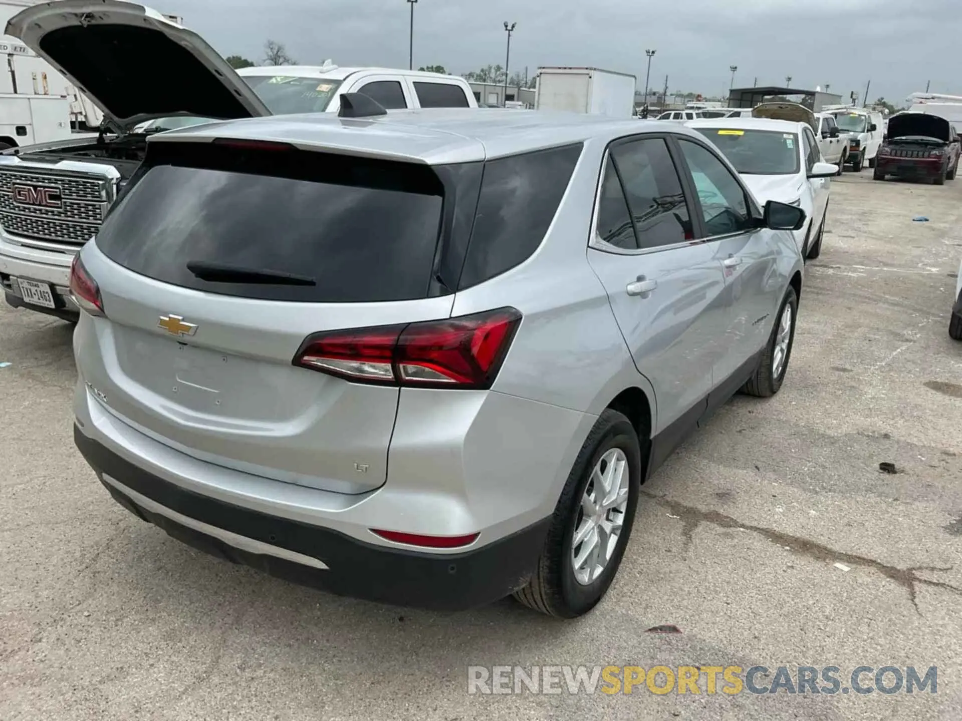 13 Photograph of a damaged car 3GNAXJEV0NL181046 CHEVROLET EQUINOX 2022