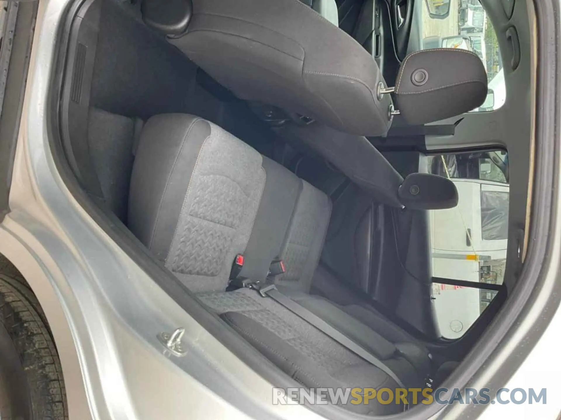 6 Photograph of a damaged car 3GNAXJEV0NL181046 CHEVROLET EQUINOX 2022
