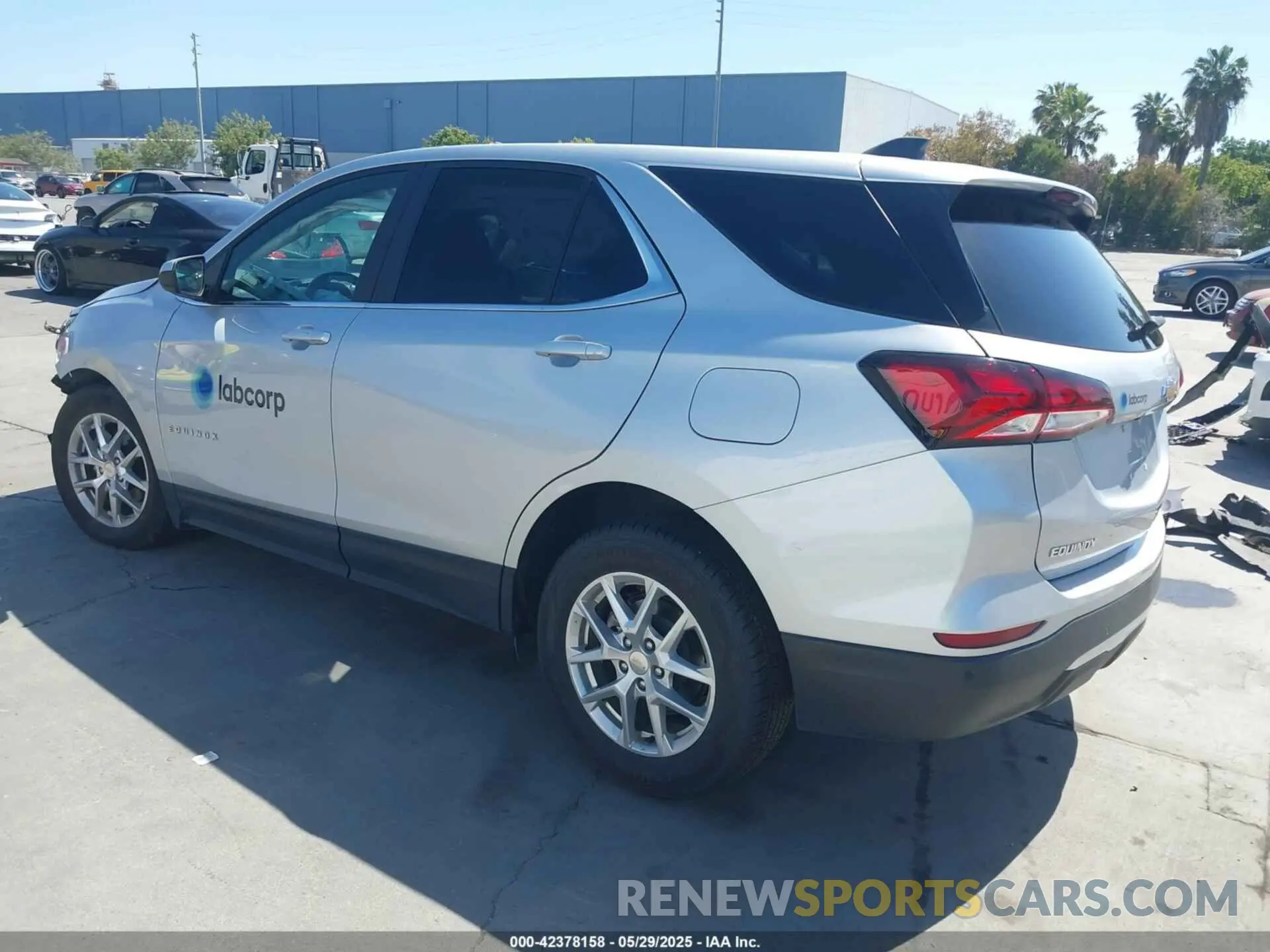 3 Photograph of a damaged car 3GNAXJEV0NL225353 CHEVROLET EQUINOX 2022