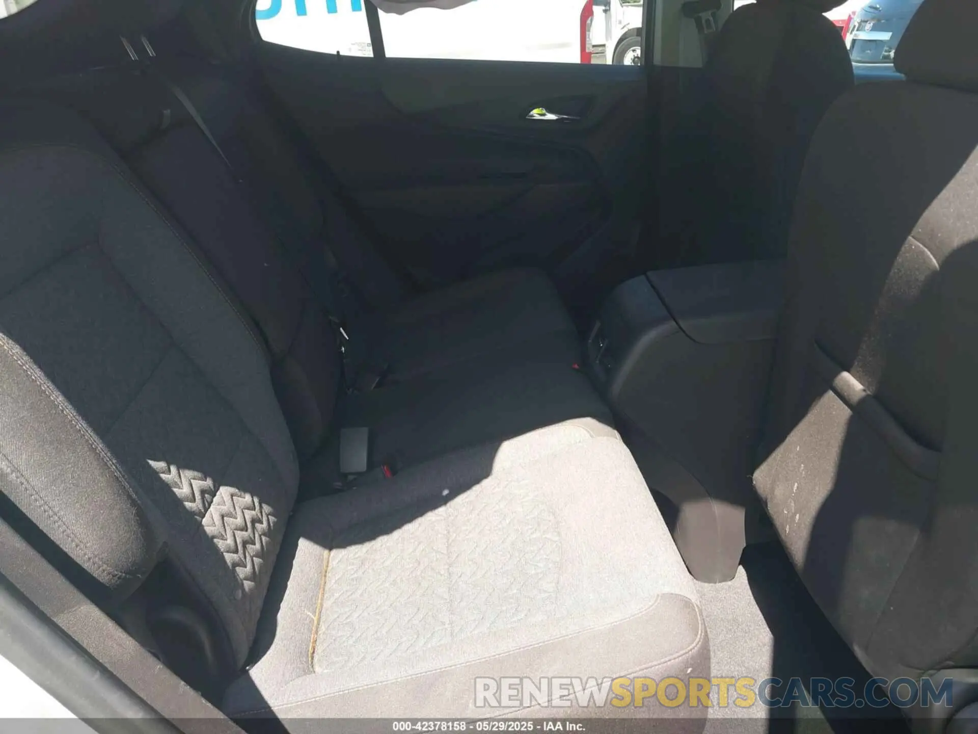 8 Photograph of a damaged car 3GNAXJEV0NL225353 CHEVROLET EQUINOX 2022