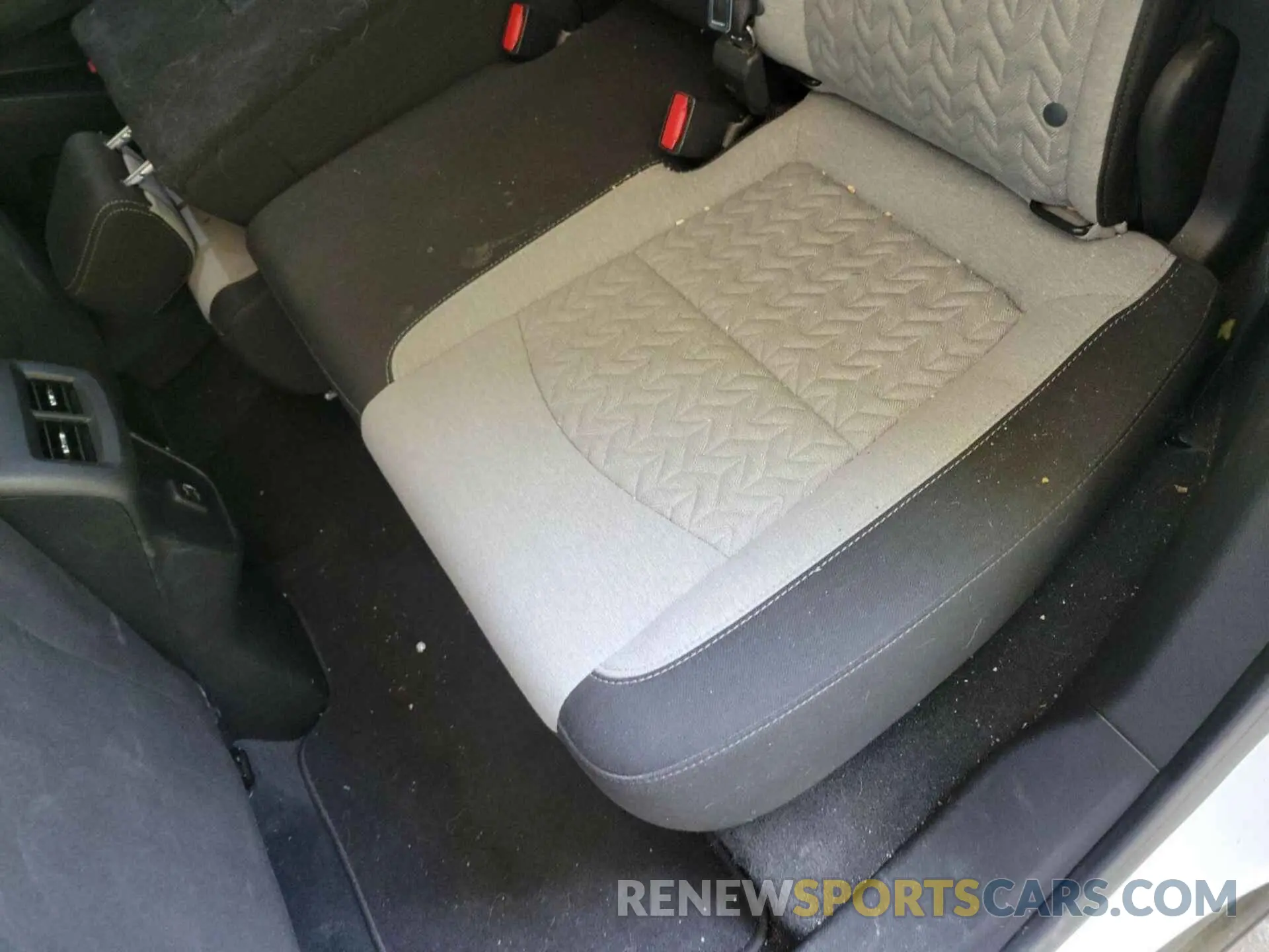11 Photograph of a damaged car 3GNAXJEV1NL134916 CHEVROLET EQUINOX 2022