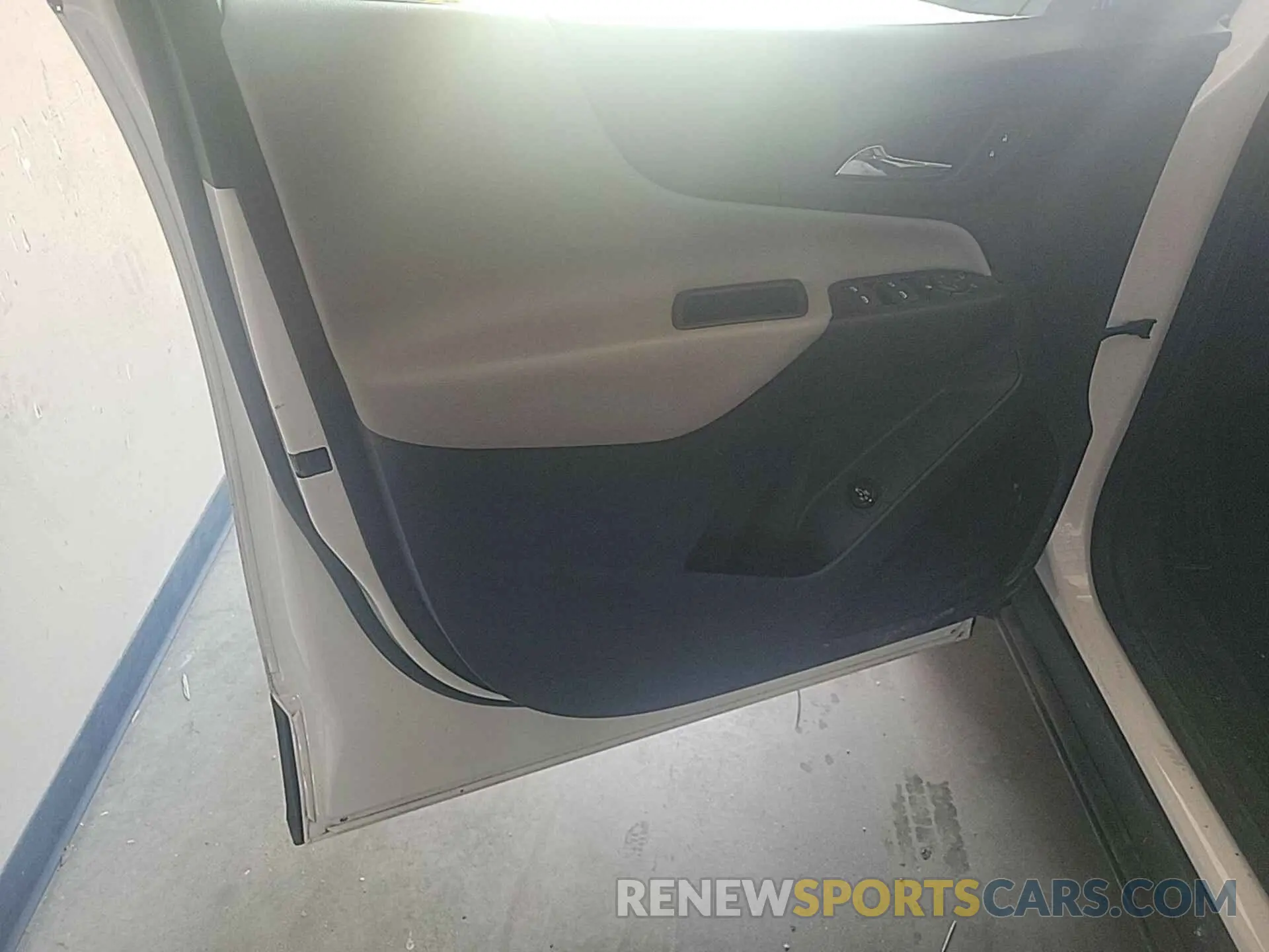 5 Photograph of a damaged car 3GNAXJEV1NL134916 CHEVROLET EQUINOX 2022