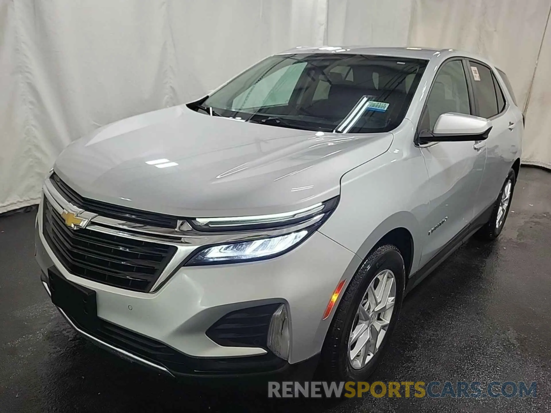10 Photograph of a damaged car 3GNAXJEV2NL143687 CHEVROLET EQUINOX 2022