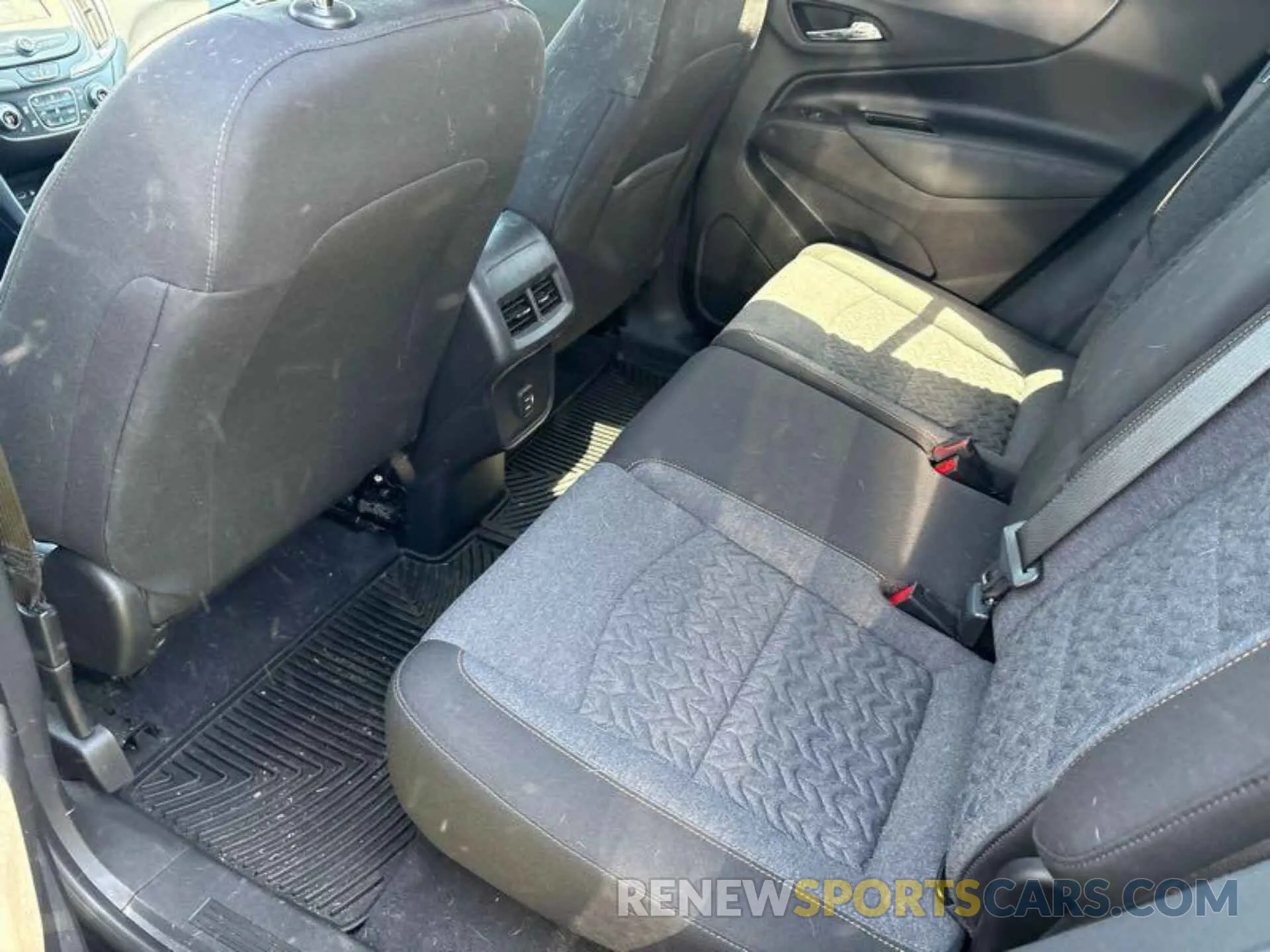 2 Photograph of a damaged car 3GNAXJEV3NL142354 CHEVROLET EQUINOX 2022