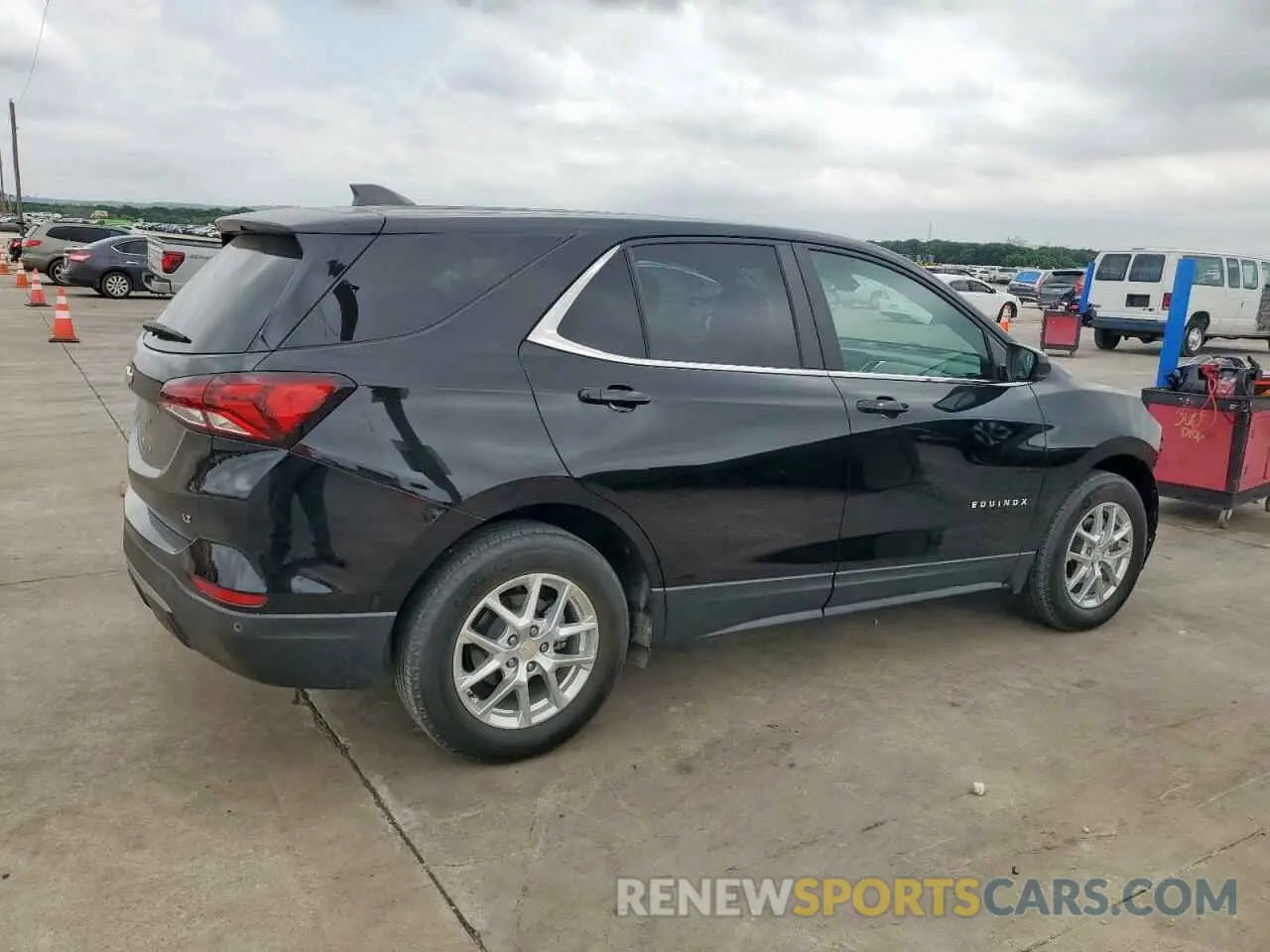 3 Photograph of a damaged car 3GNAXJEV3NL143083 CHEVROLET EQUINOX 2022