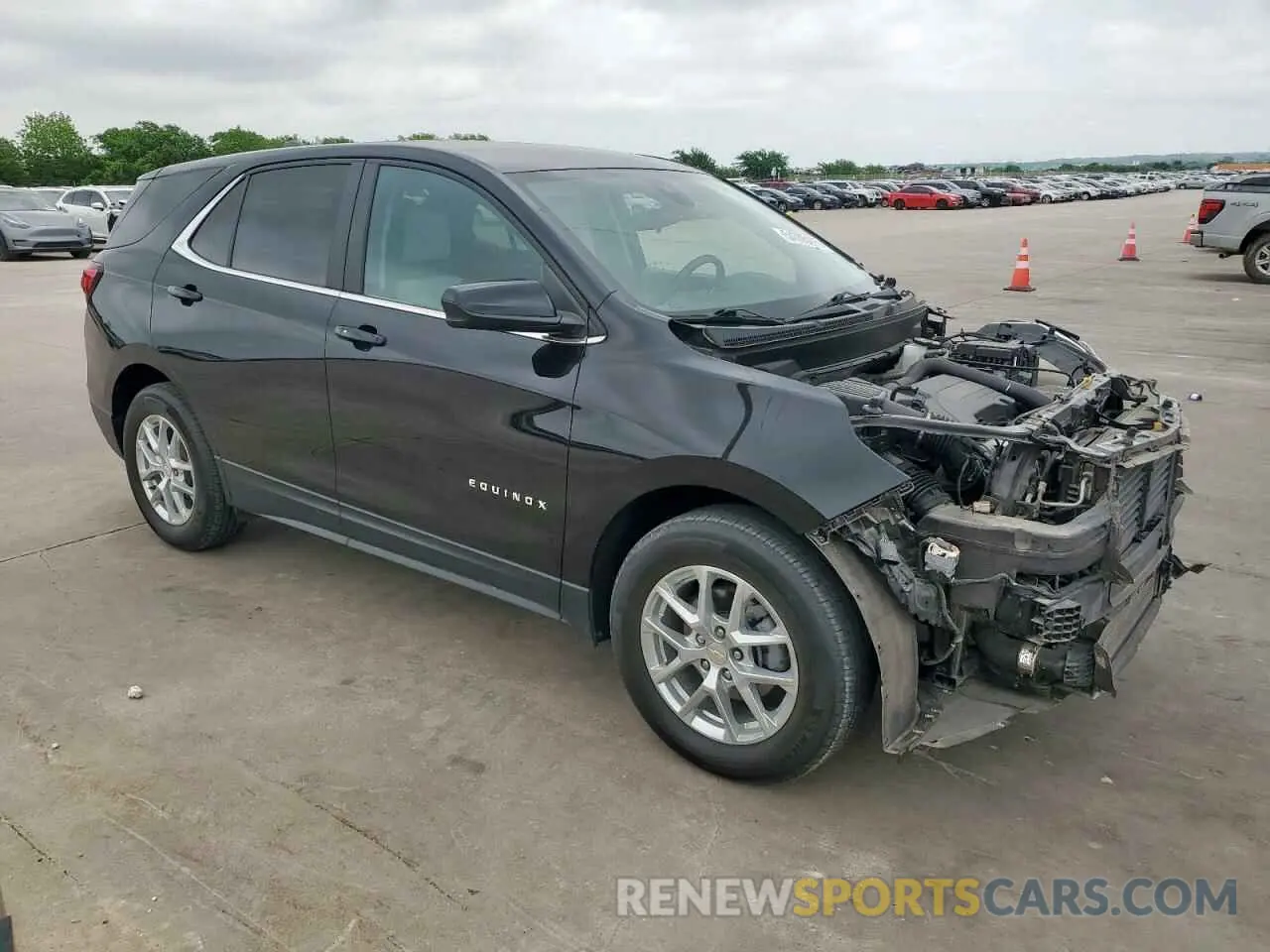 4 Photograph of a damaged car 3GNAXJEV3NL143083 CHEVROLET EQUINOX 2022