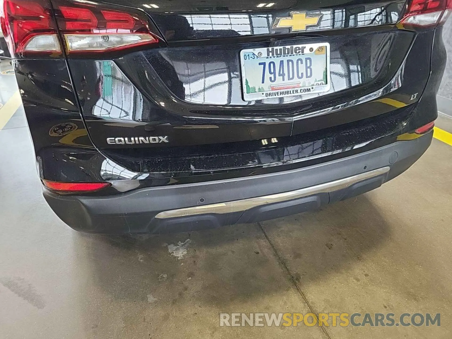 17 Photograph of a damaged car 3GNAXJEV3NL143276 CHEVROLET EQUINOX 2022