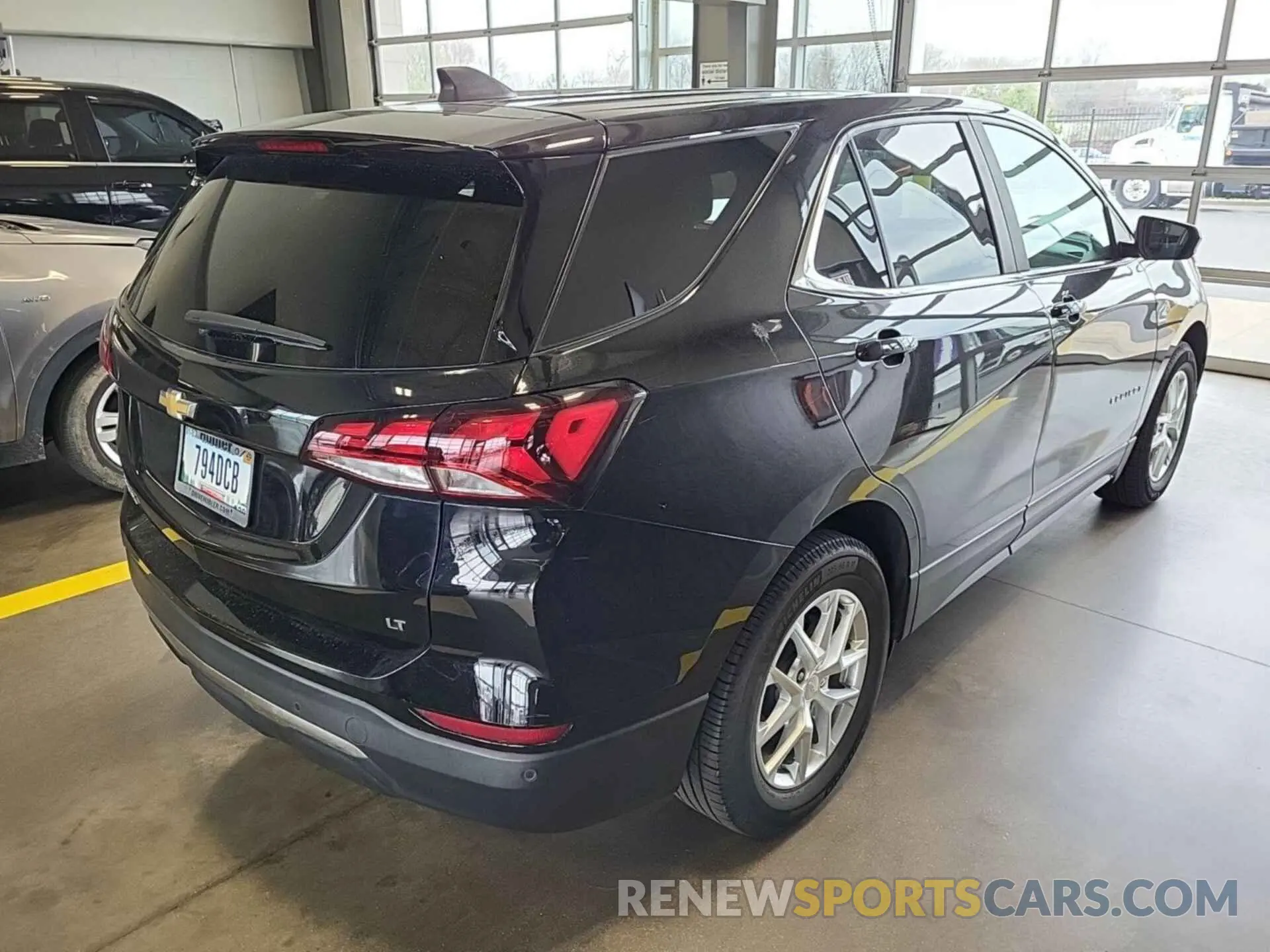 6 Photograph of a damaged car 3GNAXJEV3NL143276 CHEVROLET EQUINOX 2022