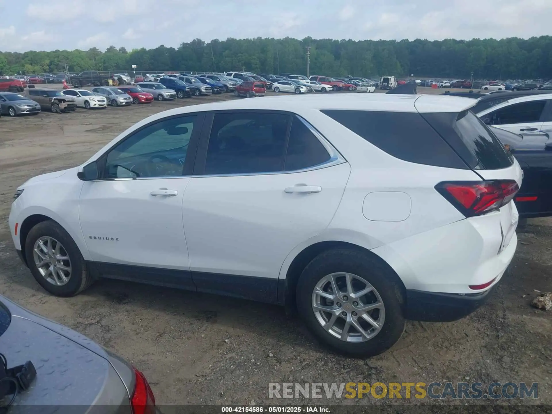 14 Photograph of a damaged car 3GNAXJEV3NL181171 CHEVROLET EQUINOX 2022