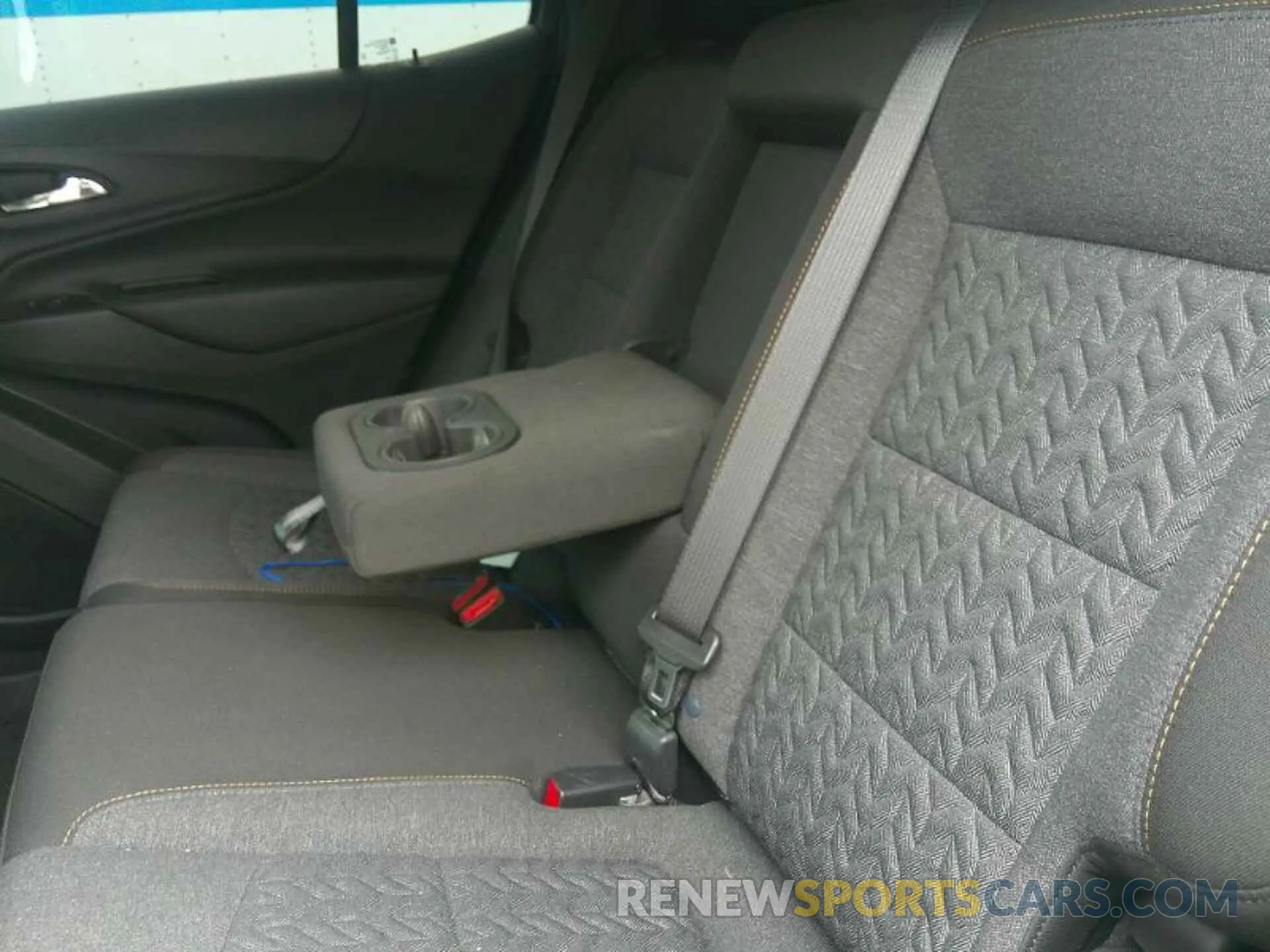 5 Photograph of a damaged car 3GNAXJEV5NL130786 CHEVROLET EQUINOX 2022