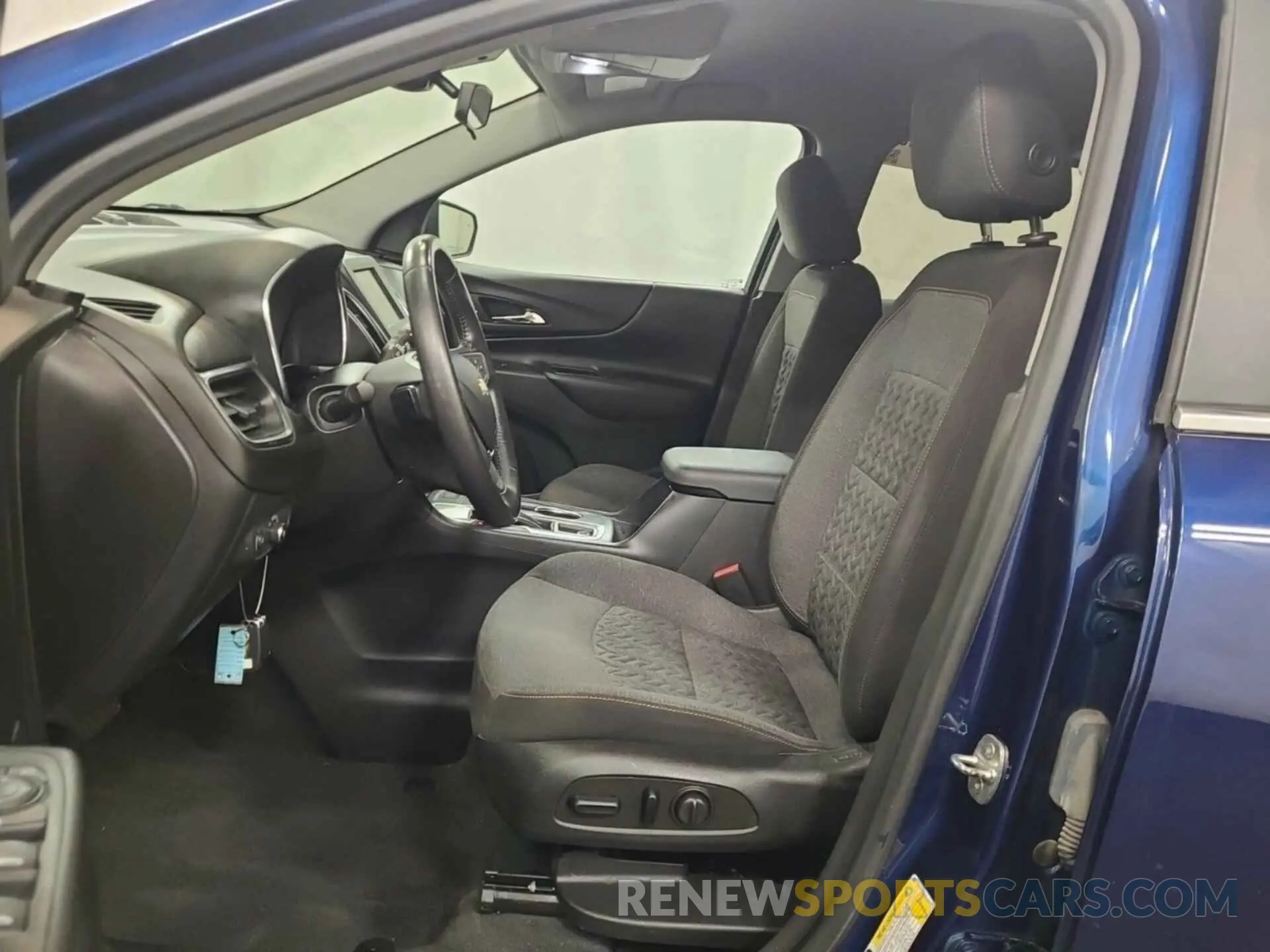 5 Photograph of a damaged car 3GNAXJEV5NL132697 CHEVROLET EQUINOX 2022