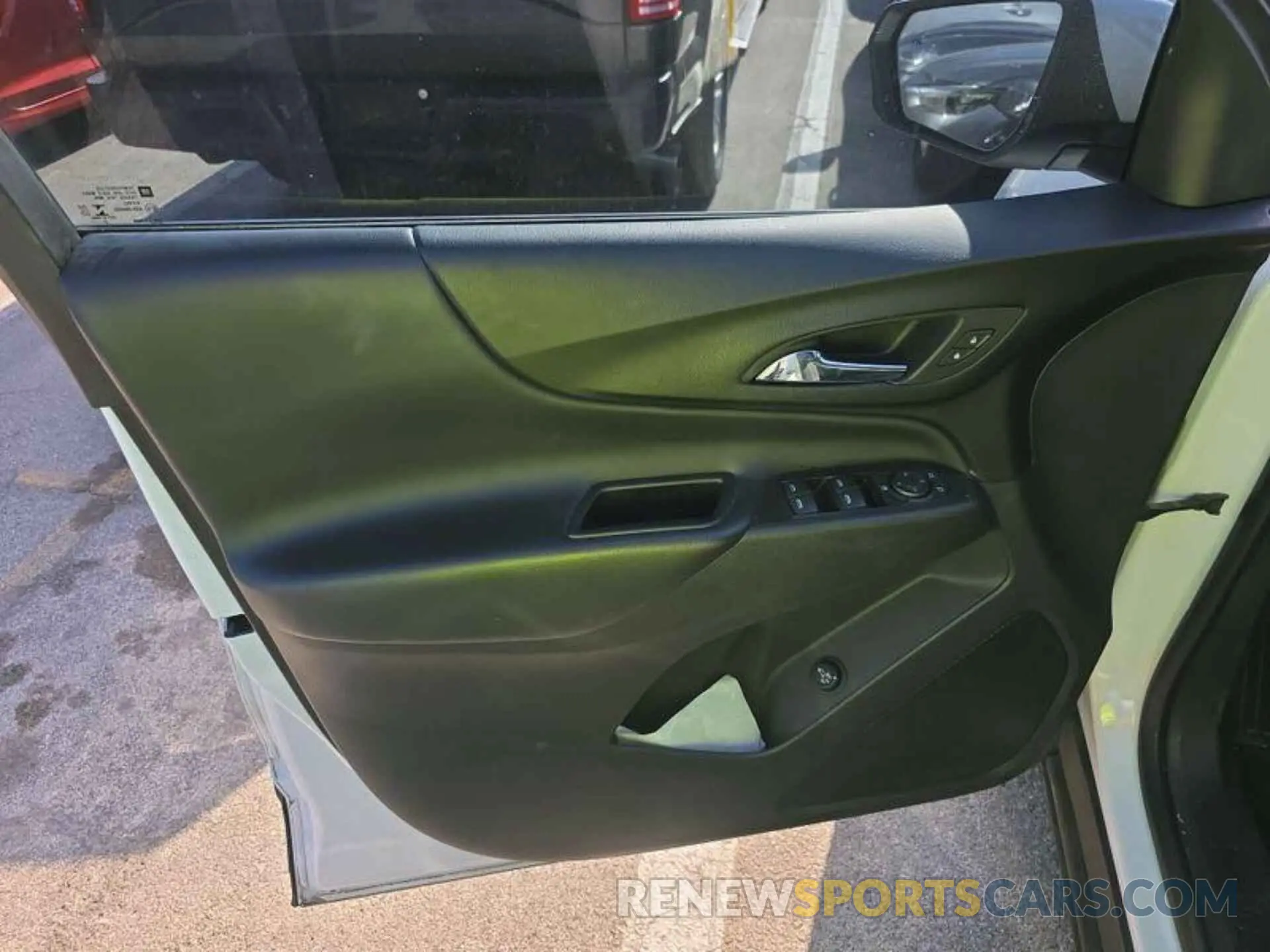 2 Photograph of a damaged car 3GNAXJEV5NL132831 CHEVROLET EQUINOX 2022