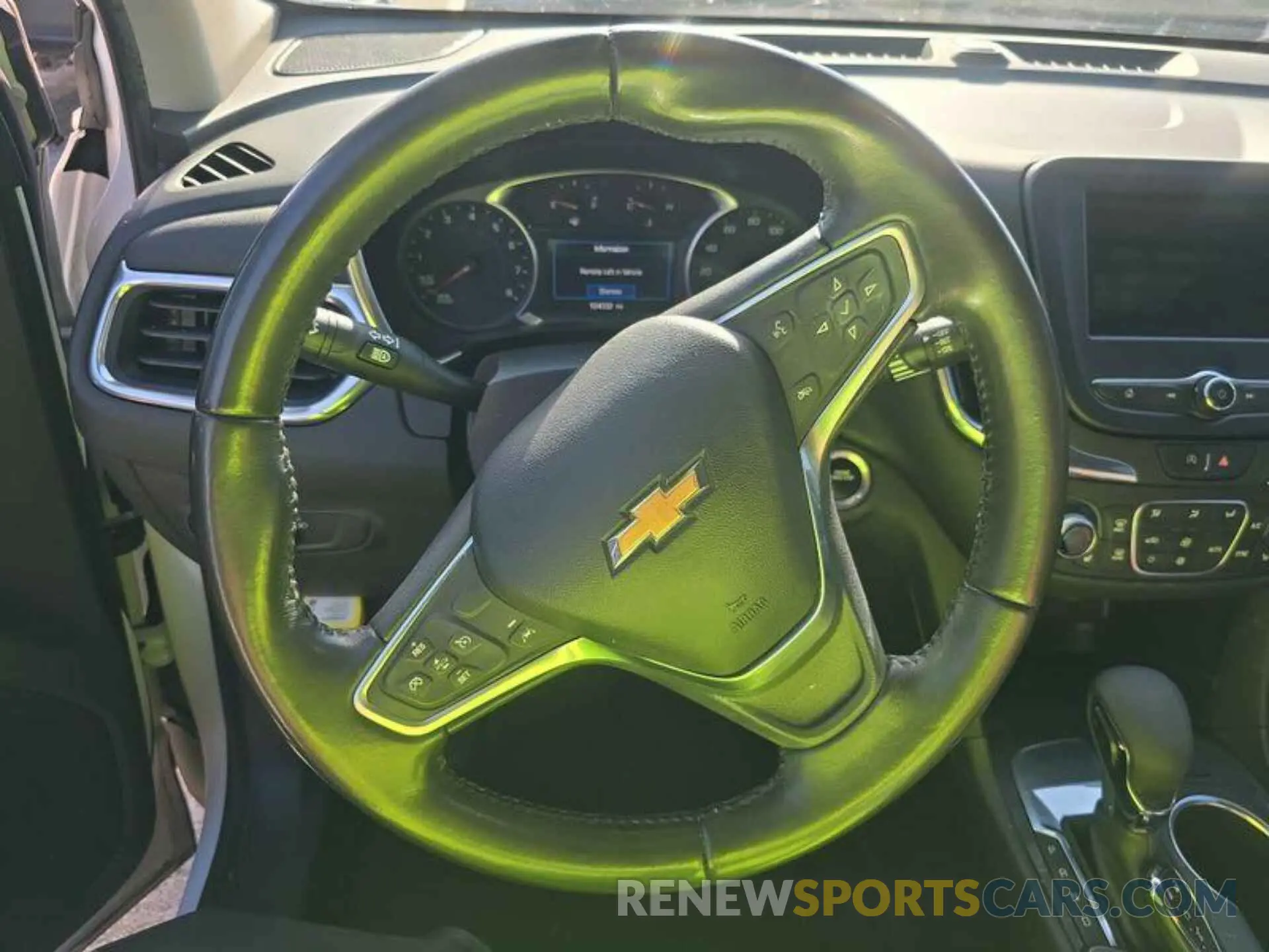 4 Photograph of a damaged car 3GNAXJEV5NL132831 CHEVROLET EQUINOX 2022