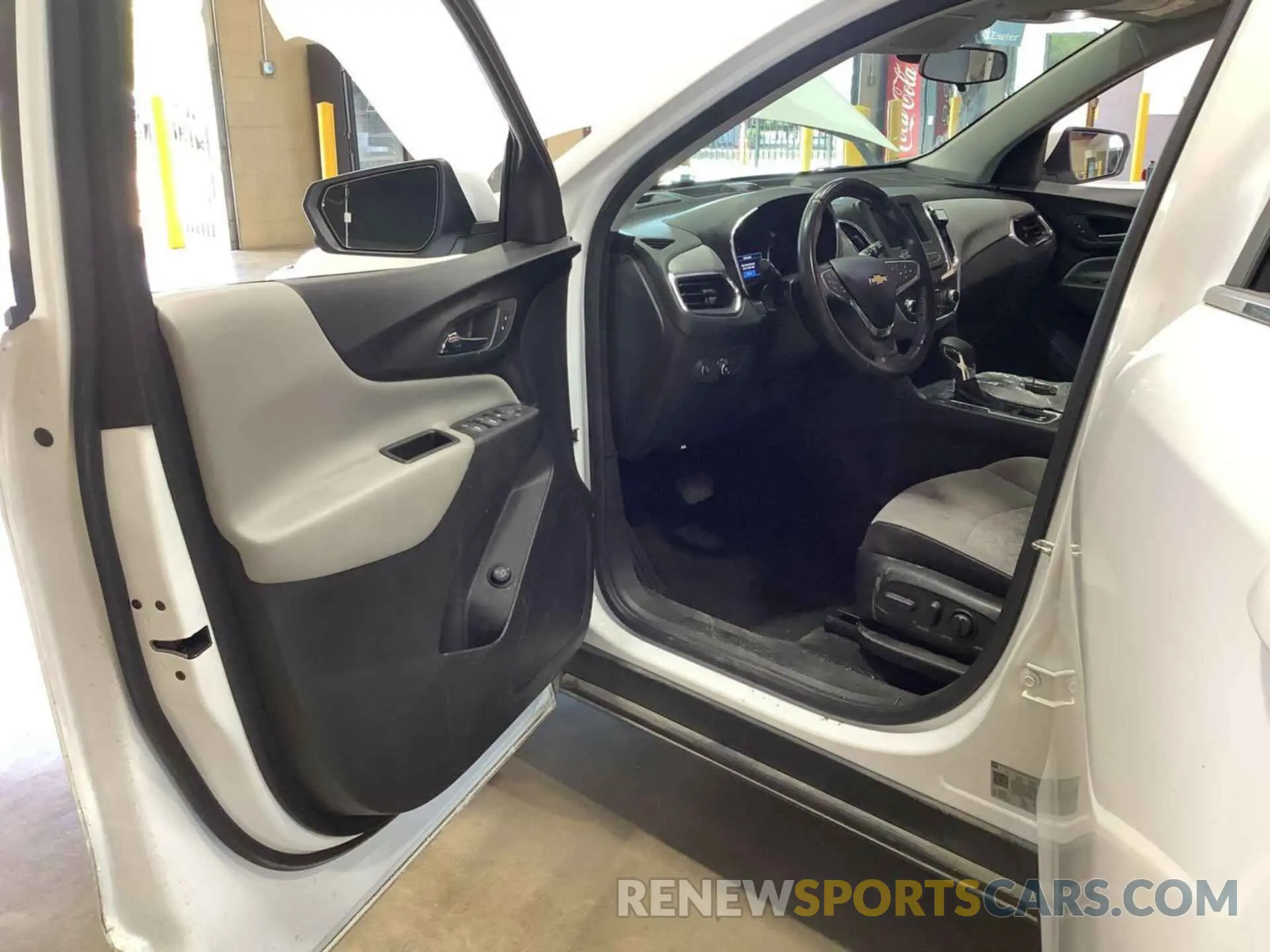 18 Photograph of a damaged car 3GNAXJEV5NL134949 CHEVROLET EQUINOX 2022