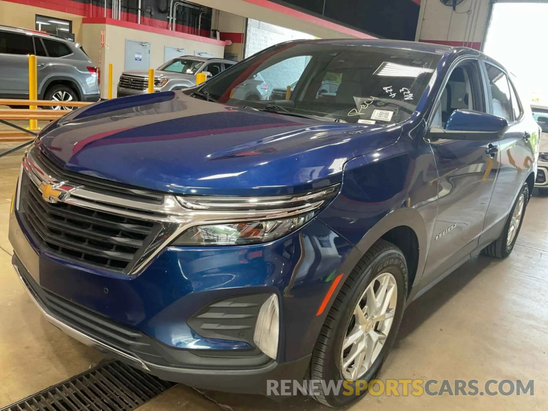 11 Photograph of a damaged car 3GNAXJEV6NL132398 CHEVROLET EQUINOX 2022