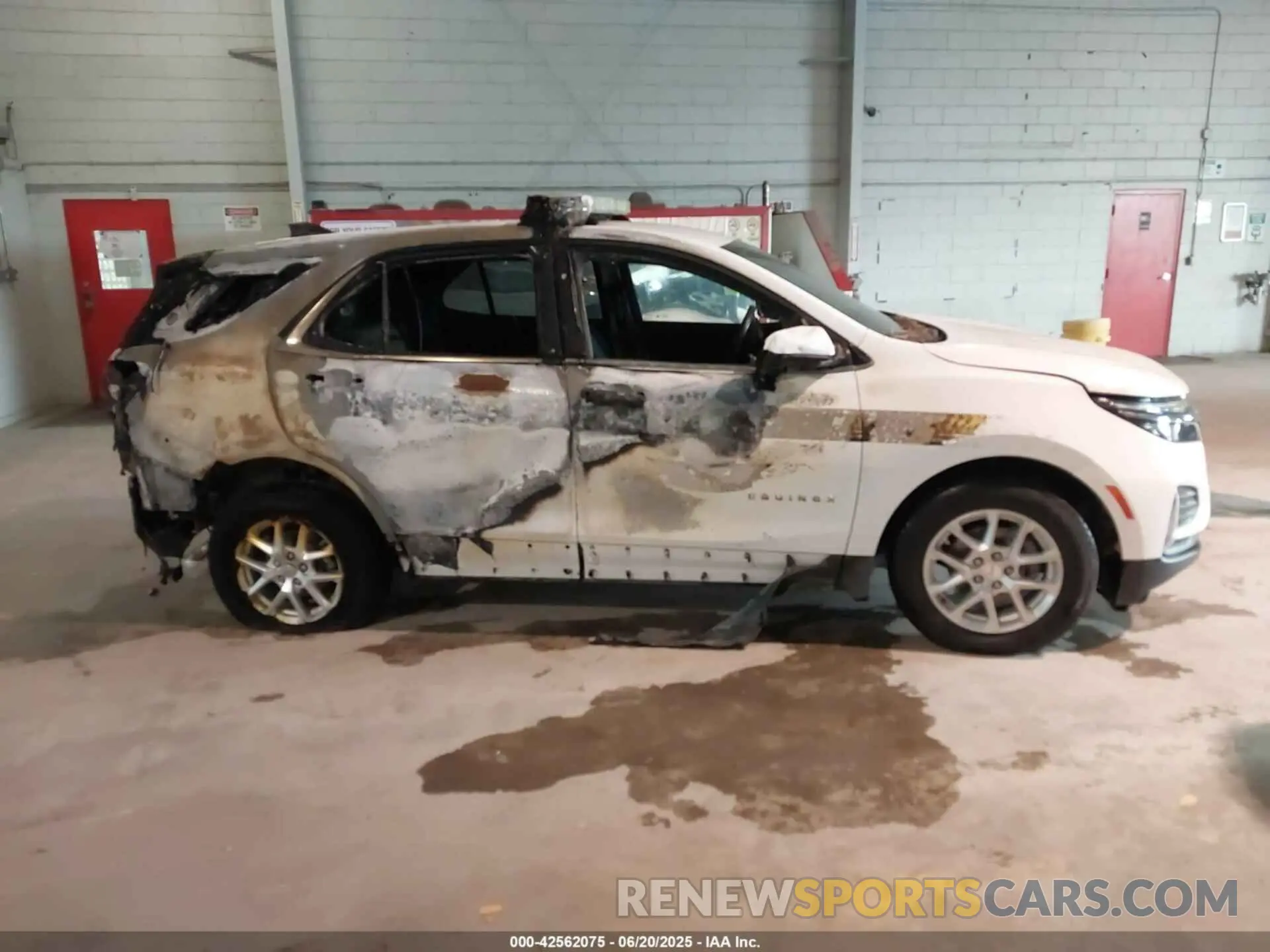 13 Photograph of a damaged car 3GNAXJEV6NL133051 CHEVROLET EQUINOX 2022